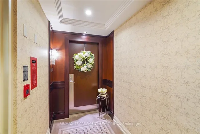 Additional property image - 68 Yorkville Ave Unit 304