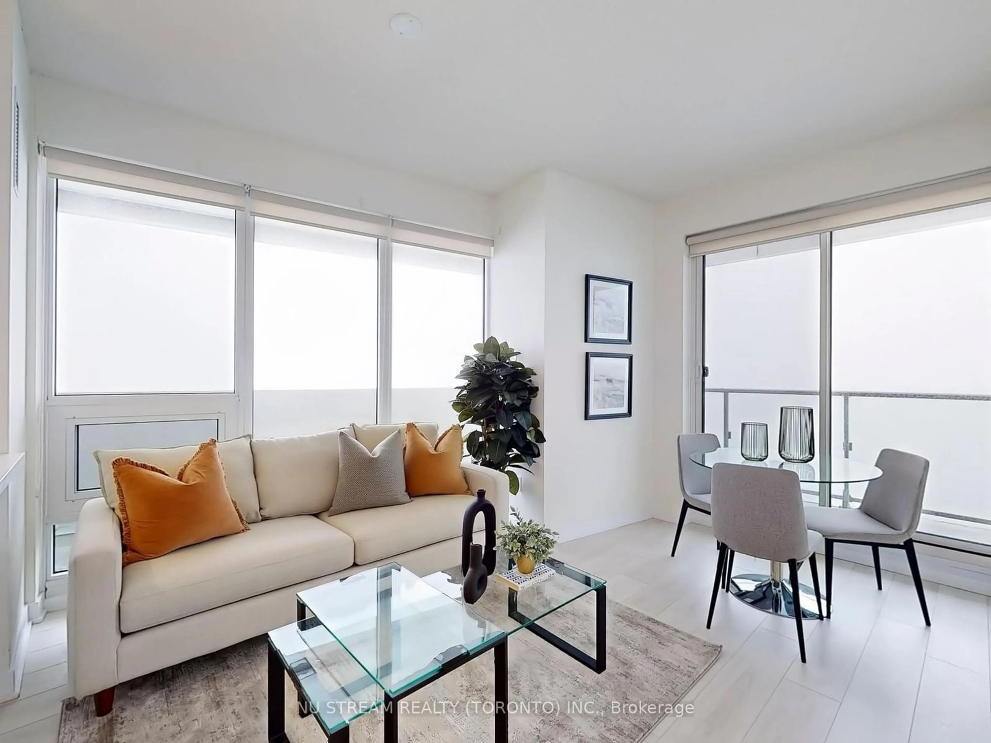 Living room, wood floors for 2221 YONGE St #5109, Toronto Ontario M4S 2B4