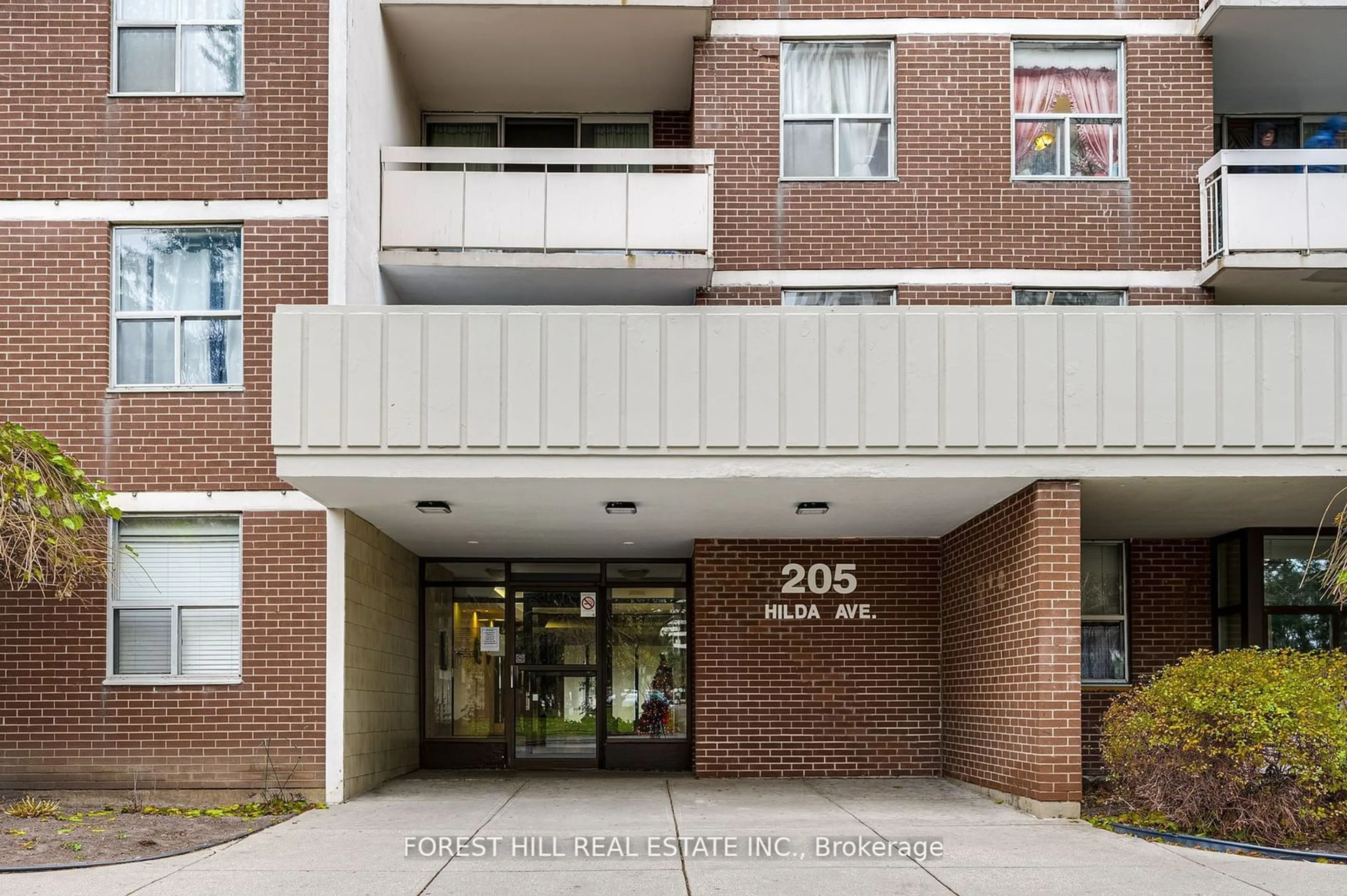 A pic from exterior of the house or condo, the front or back of building for 205 Hilda Ave #812, Toronto Ontario M2M 4B1