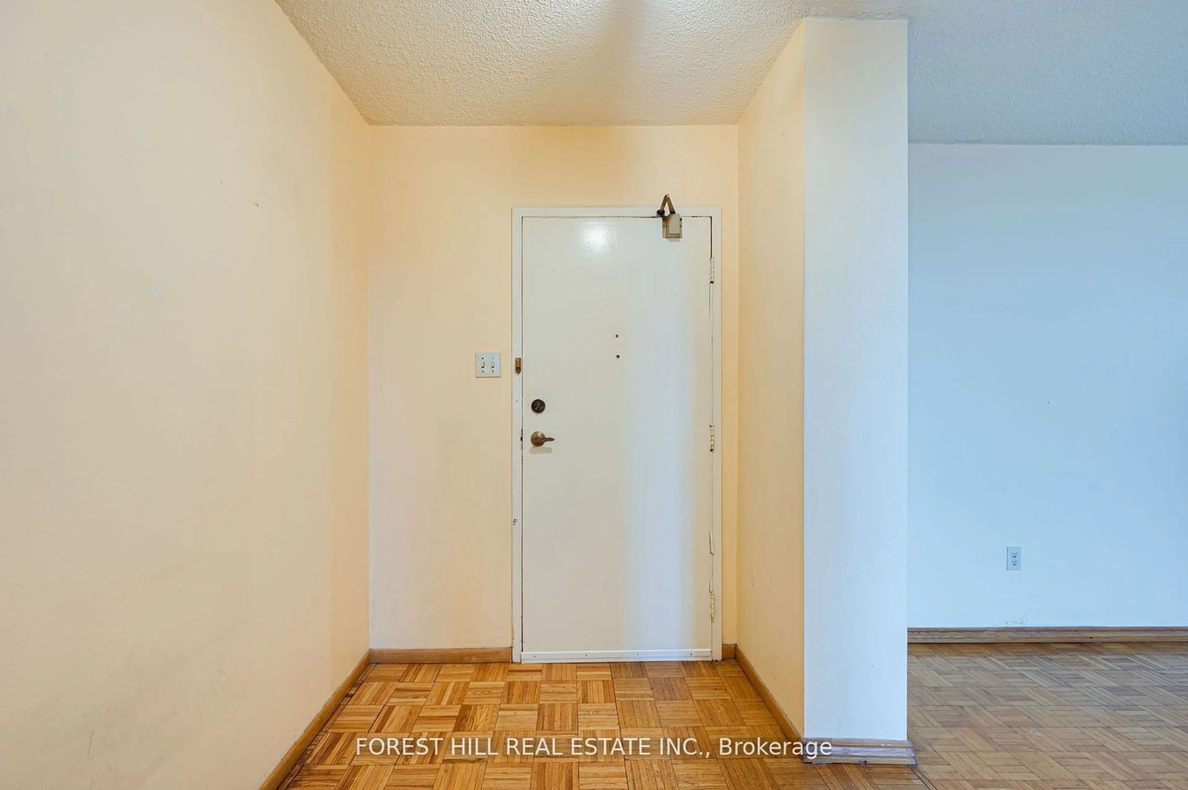 Indoor entryway, not visible floor for 205 Hilda Ave #812, Toronto Ontario M2M 4B1