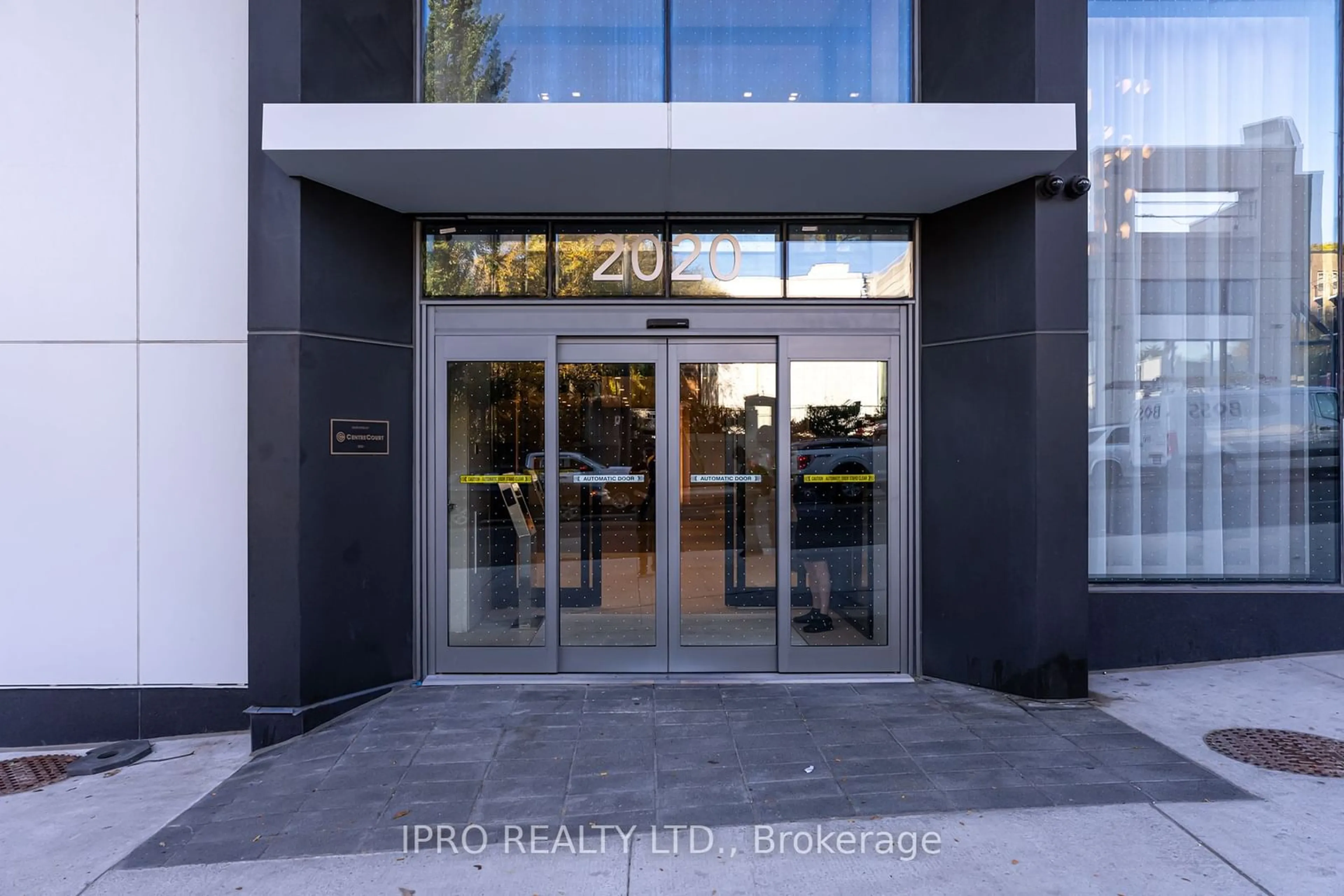 Indoor entryway, ceramic floors for 2020 Bathurst St #220, Toronto Ontario M5P 0A6