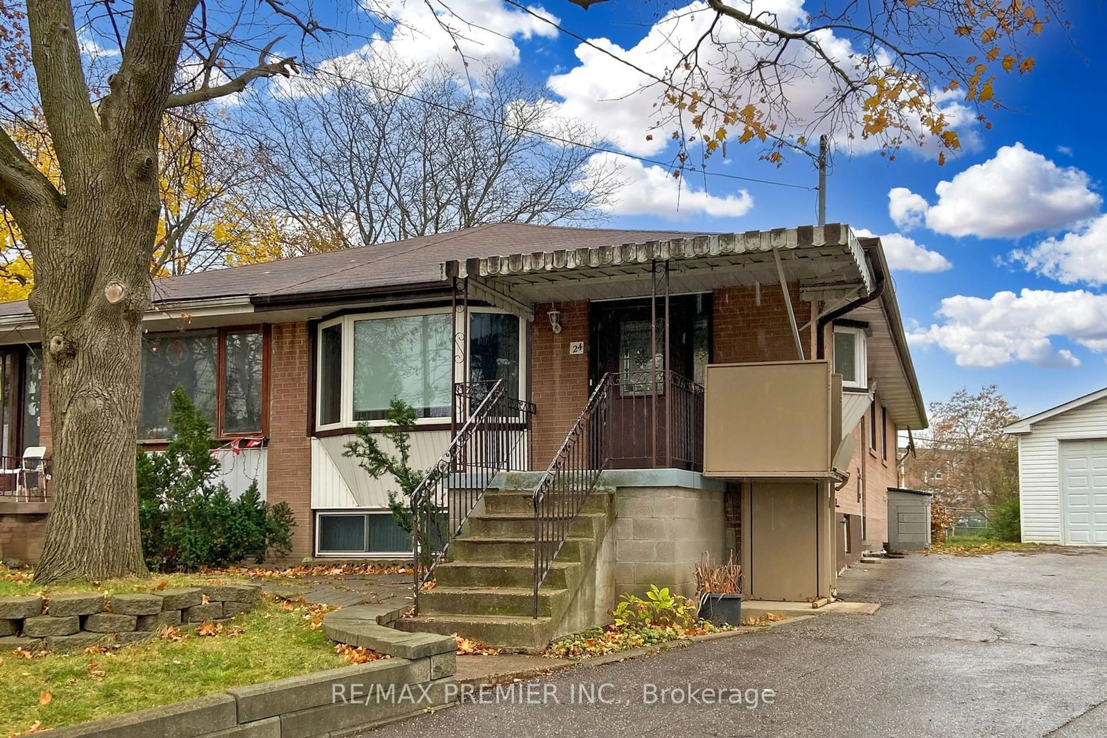 A pic from exterior of the house or condo, cottage for 24 Dunboyne Crt, Toronto Ontario M2R 2B7