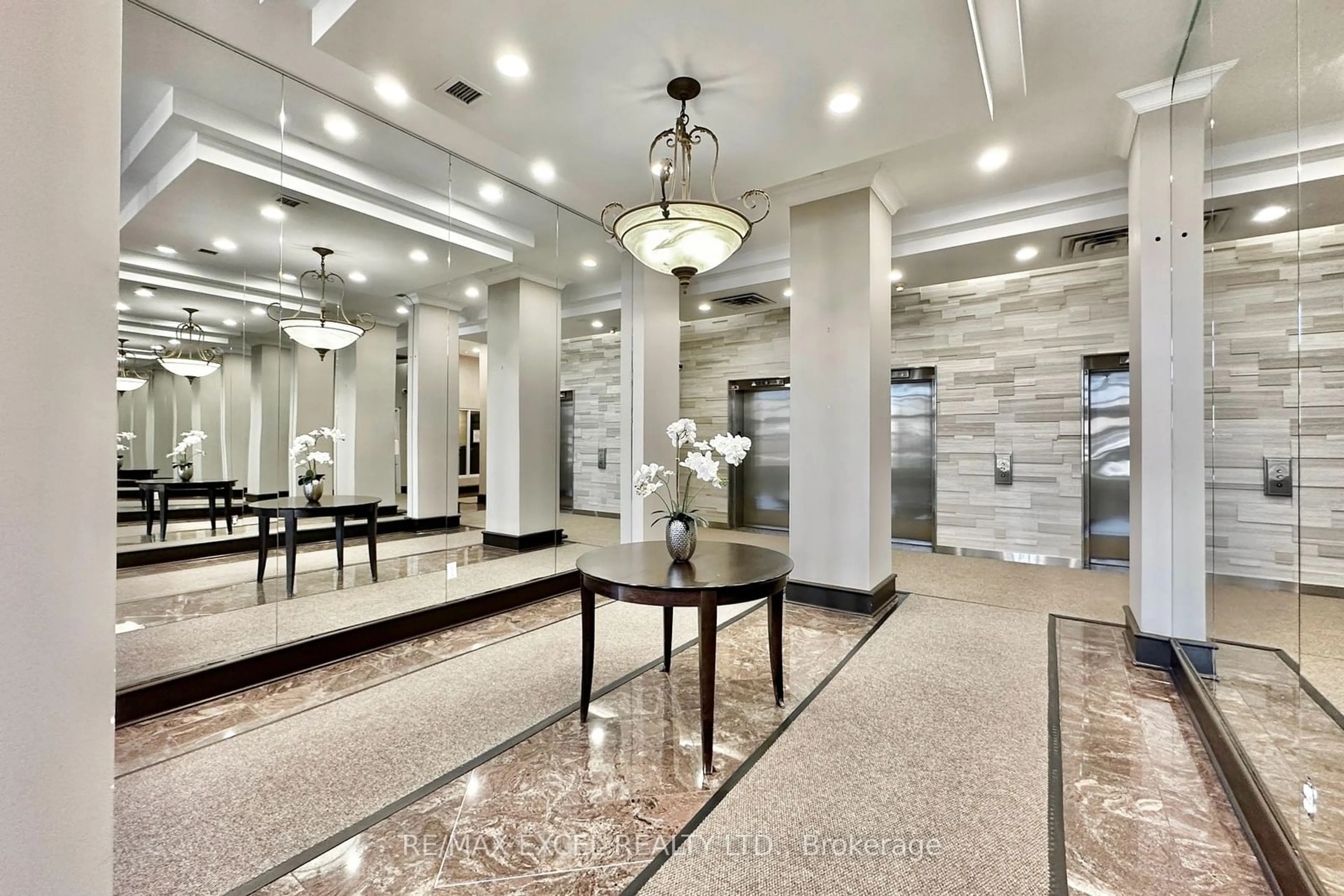 Indoor lobby, ceramic floors for 21 Overlea Blvd #708, Toronto Ontario M4H 1P2