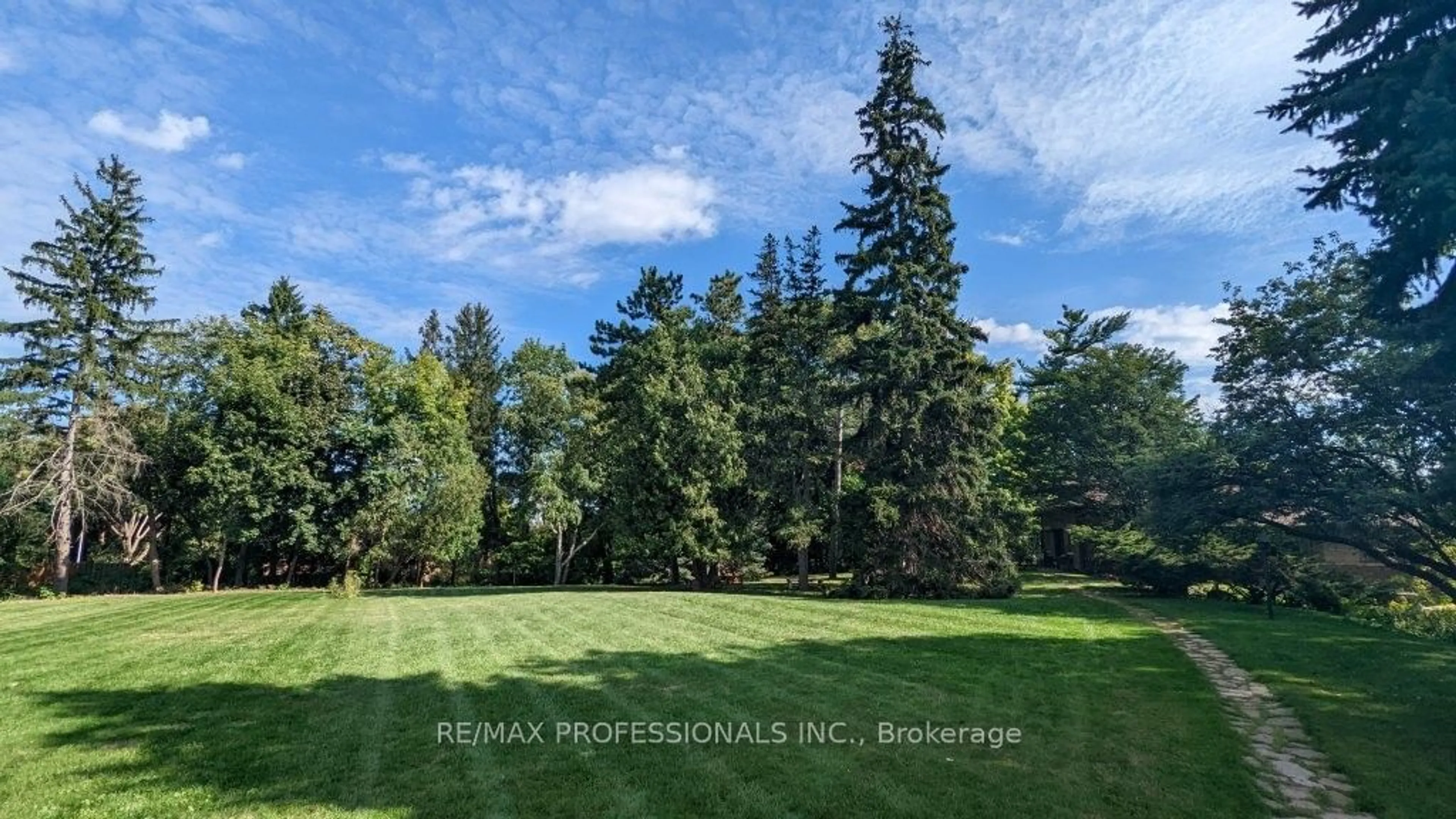 A pic from outside/outdoor area/front of a property/back of a property/a pic from drone, forest/trees view for 11 Gibson Ave, Toronto Ontario M9V 2S5