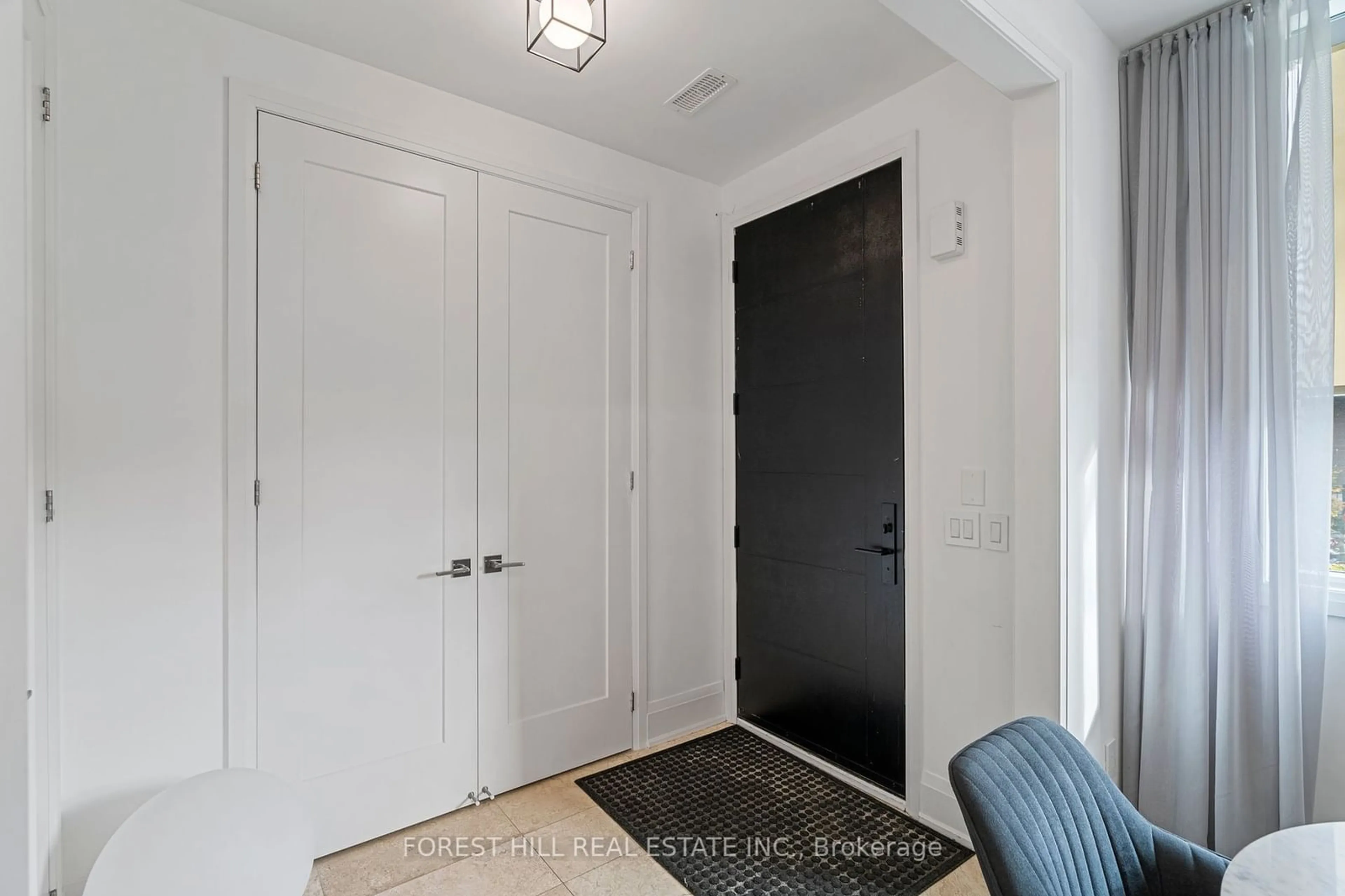 Indoor entryway, not visible floor for 18 Greenbriar Rd #4, Toronto Ontario M2K 0G7