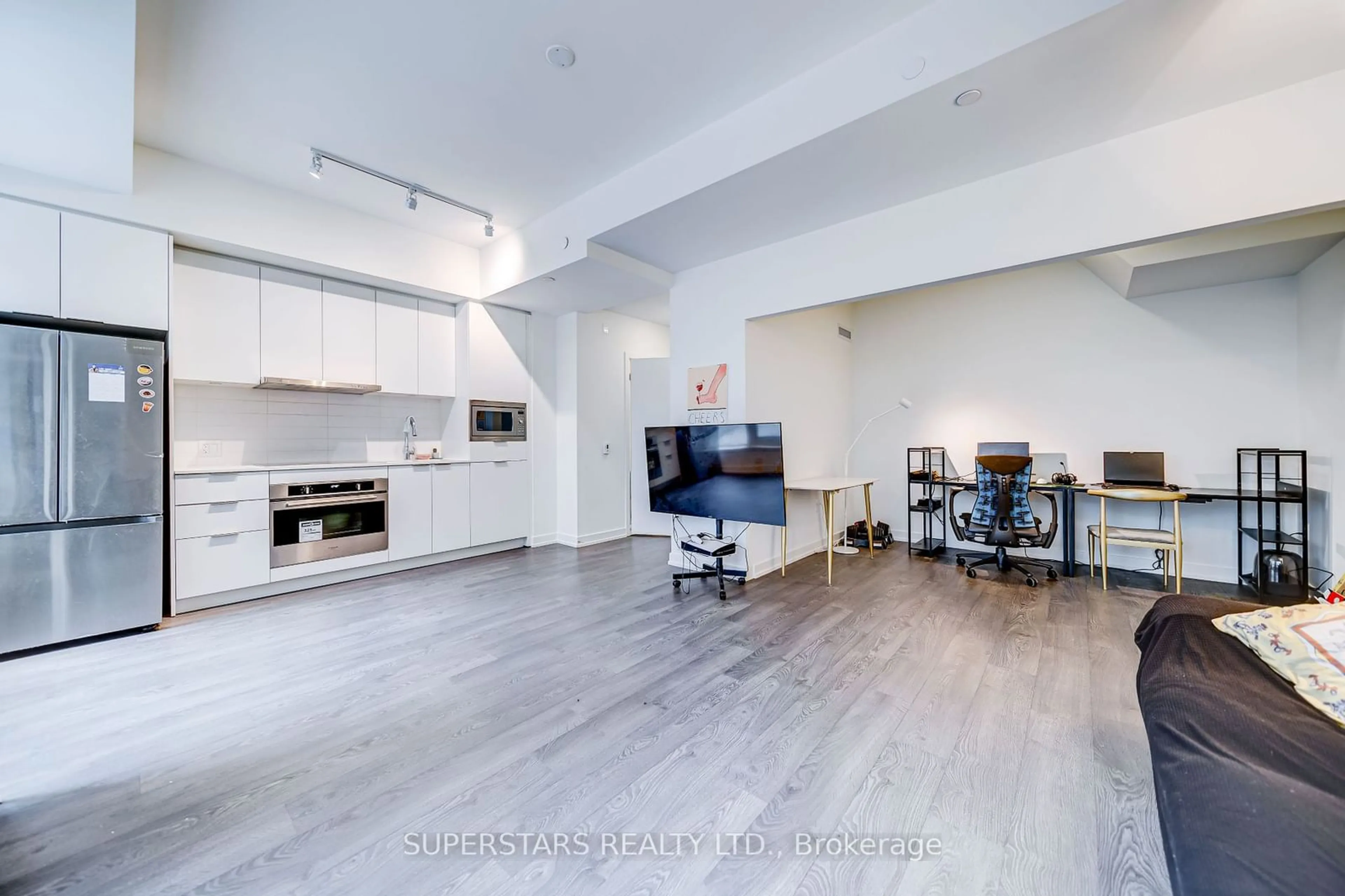 Other indoor space, wood floors for 8 Olympic Gdn Dr #S305, Toronto Ontario M2M 0B9