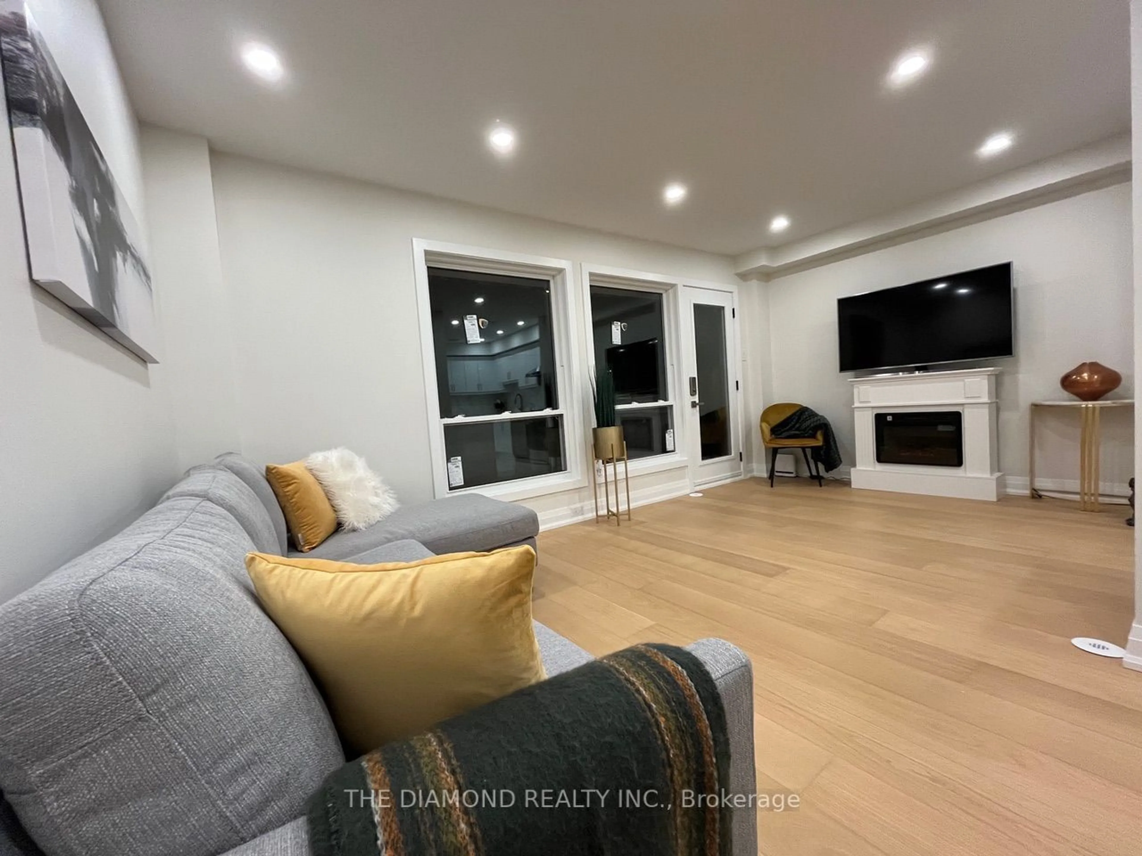 Home theater, wood floors for 184 Woody Vine Way #31, Toronto Ontario M2J 4H5