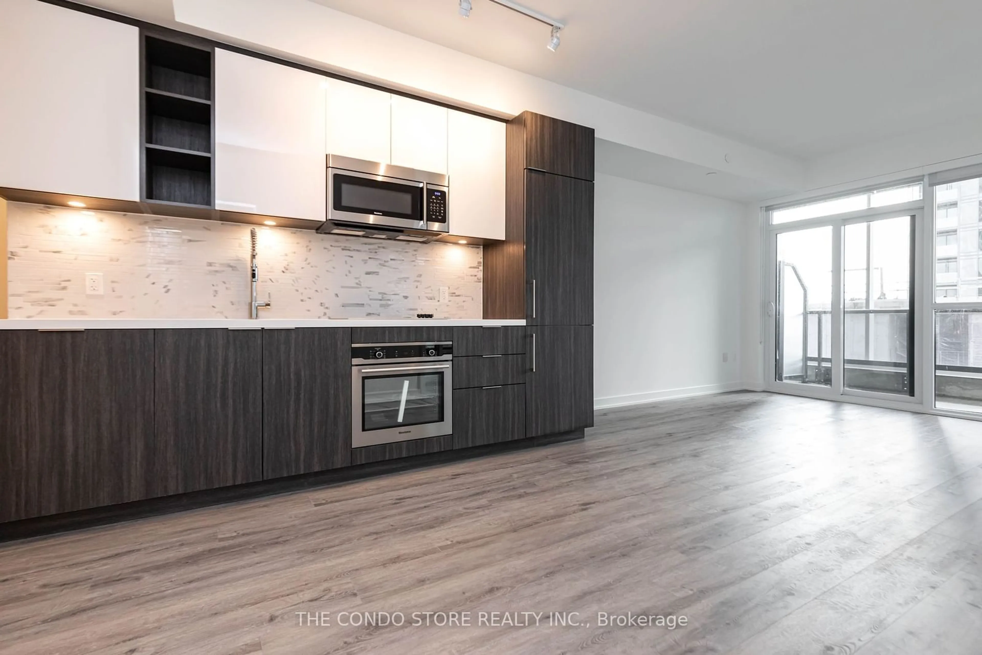 Open concept kitchen for 50 Ordnance St #602, Toronto Ontario M6K 1A2