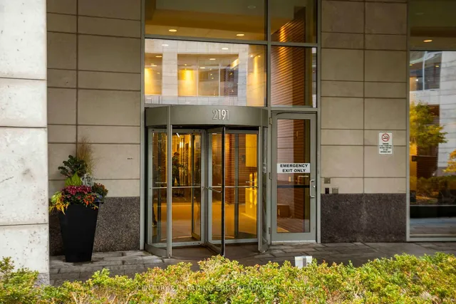 Additional property image - 2191 Yonge St Unit Loft #5