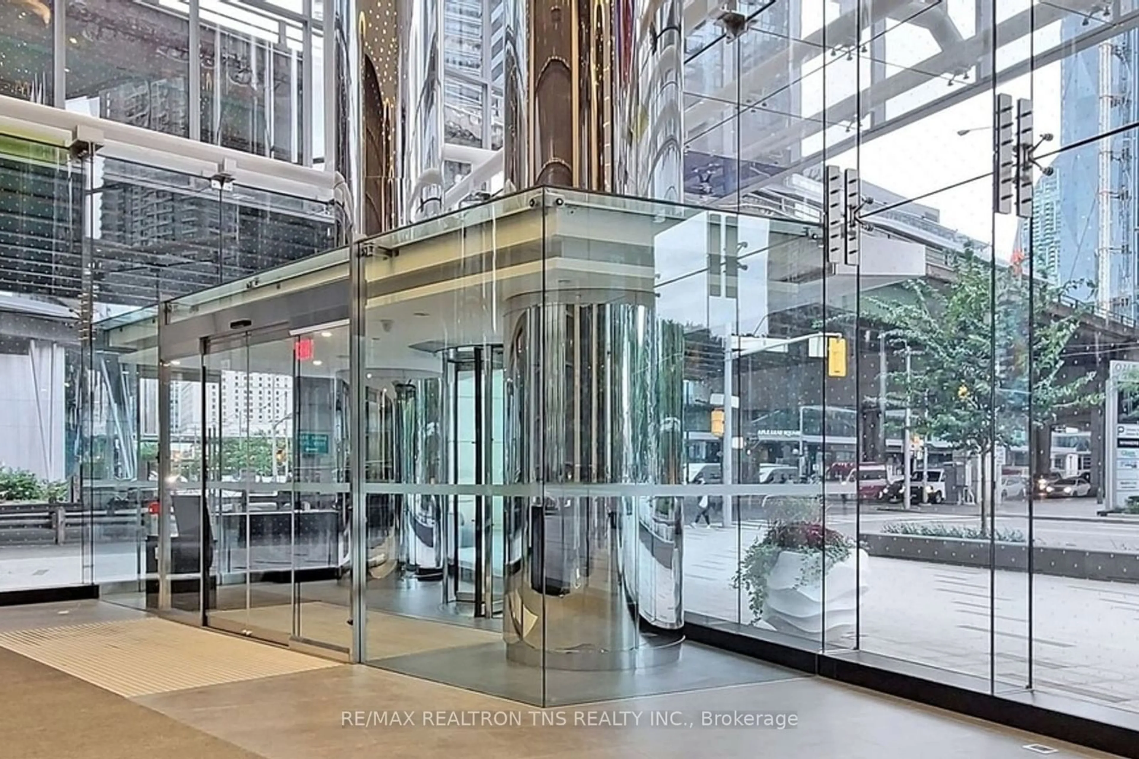 Indoor foyer, unknown floor for 10 York St #1502, Toronto Ontario M5J 2L9