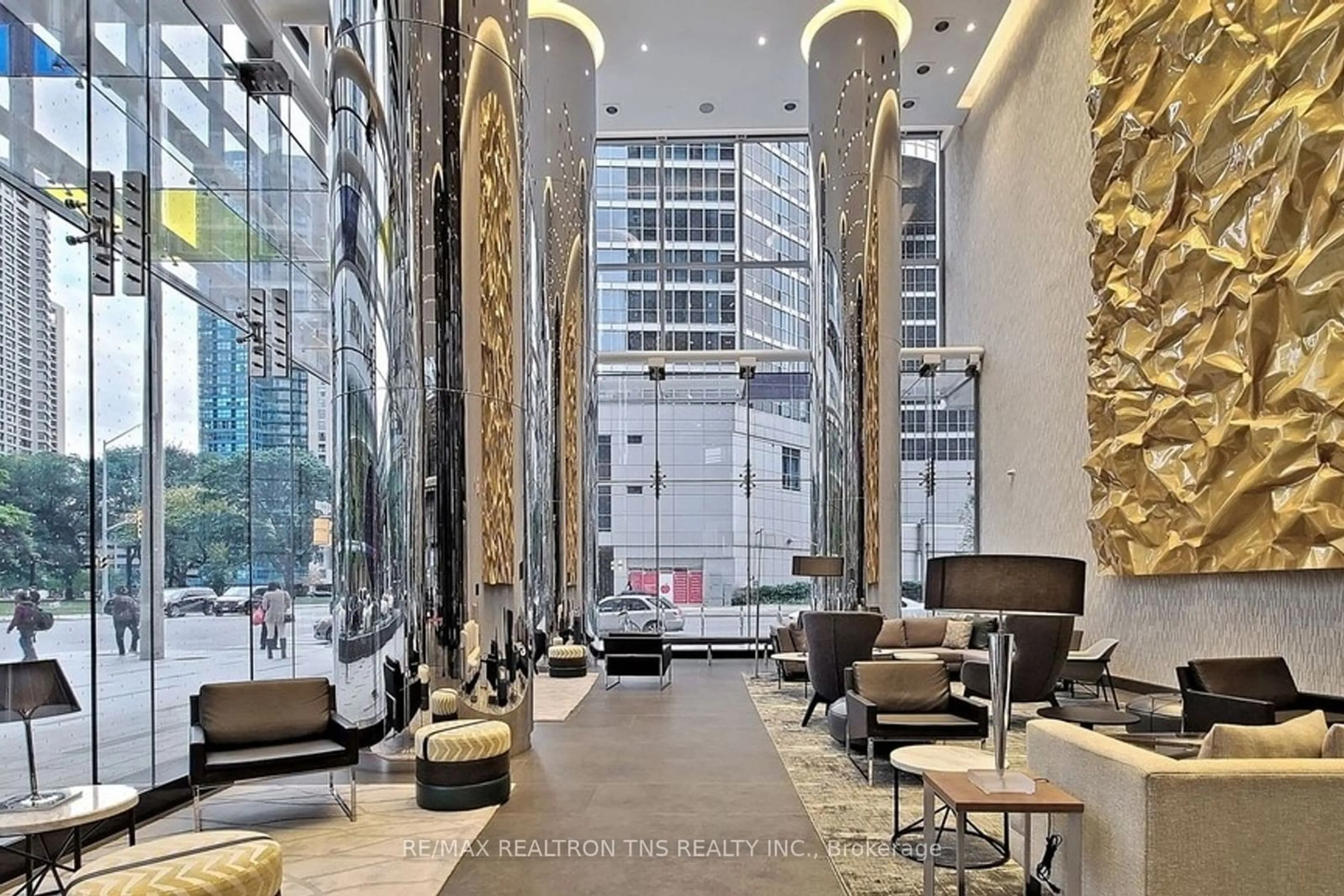 Indoor lobby, ceramic floors for 10 York St #1502, Toronto Ontario M5J 2L9