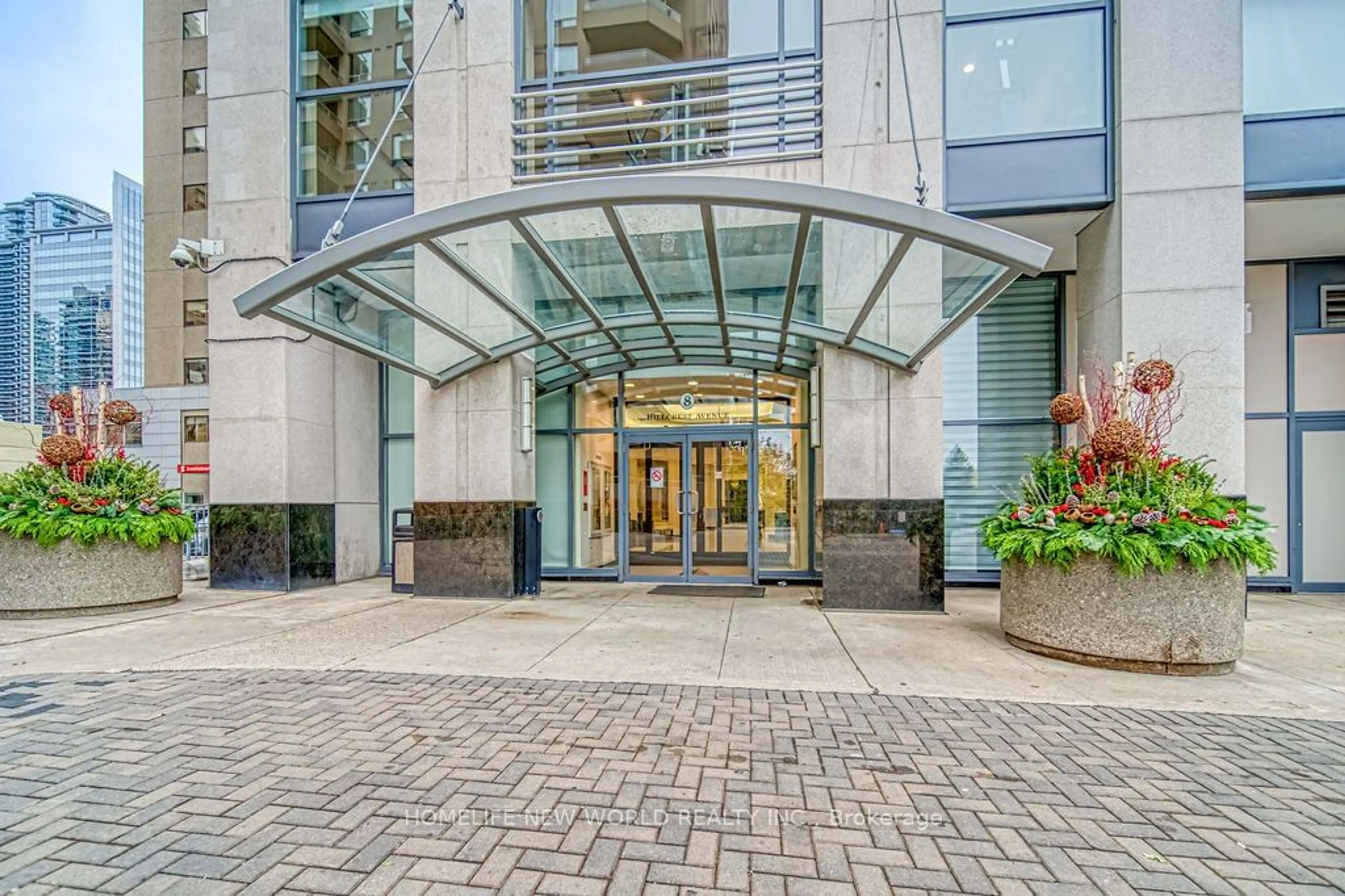 Indoor foyer for 8 Hillcrest Ave #1515, Toronto Ontario M2N 3N5