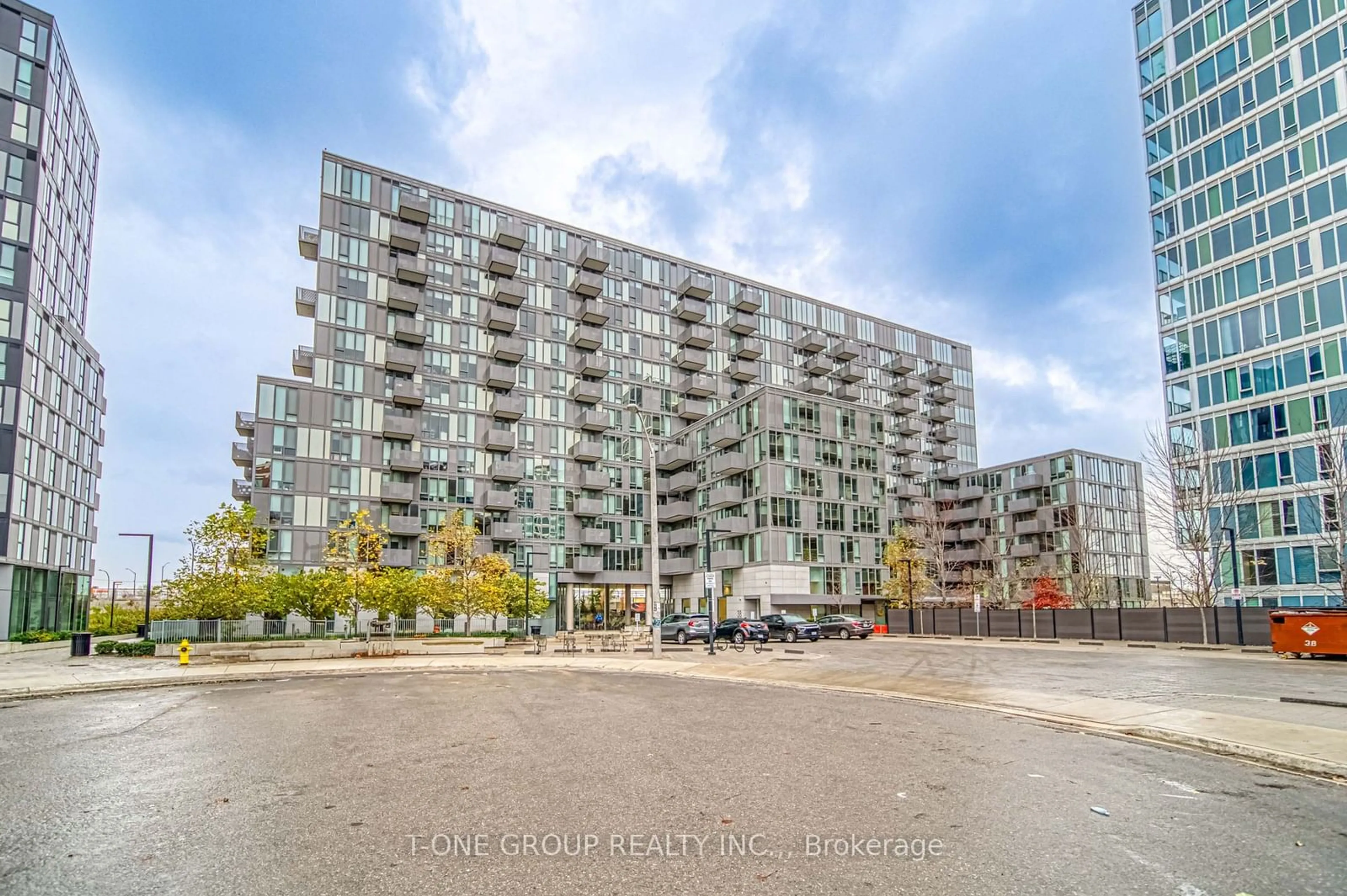 A pic from exterior of the house or condo, the street view for 38 Monte Kwinter Crt #520, Toronto Ontario M1H 0E2