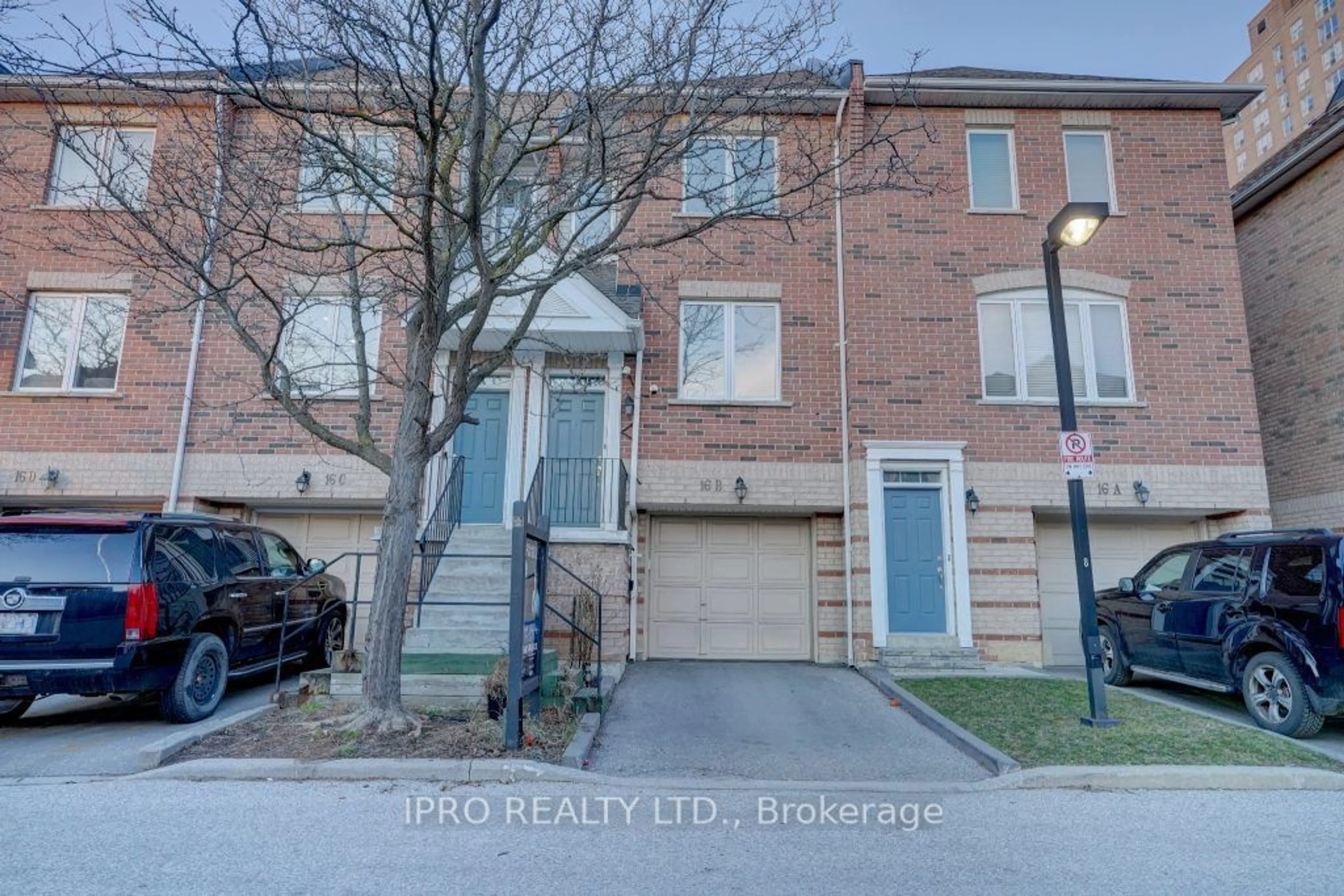 A pic from exterior of the house or condo, the street view for 16 B Leaside Park Dr #47, Toronto Ontario M4H 1R2