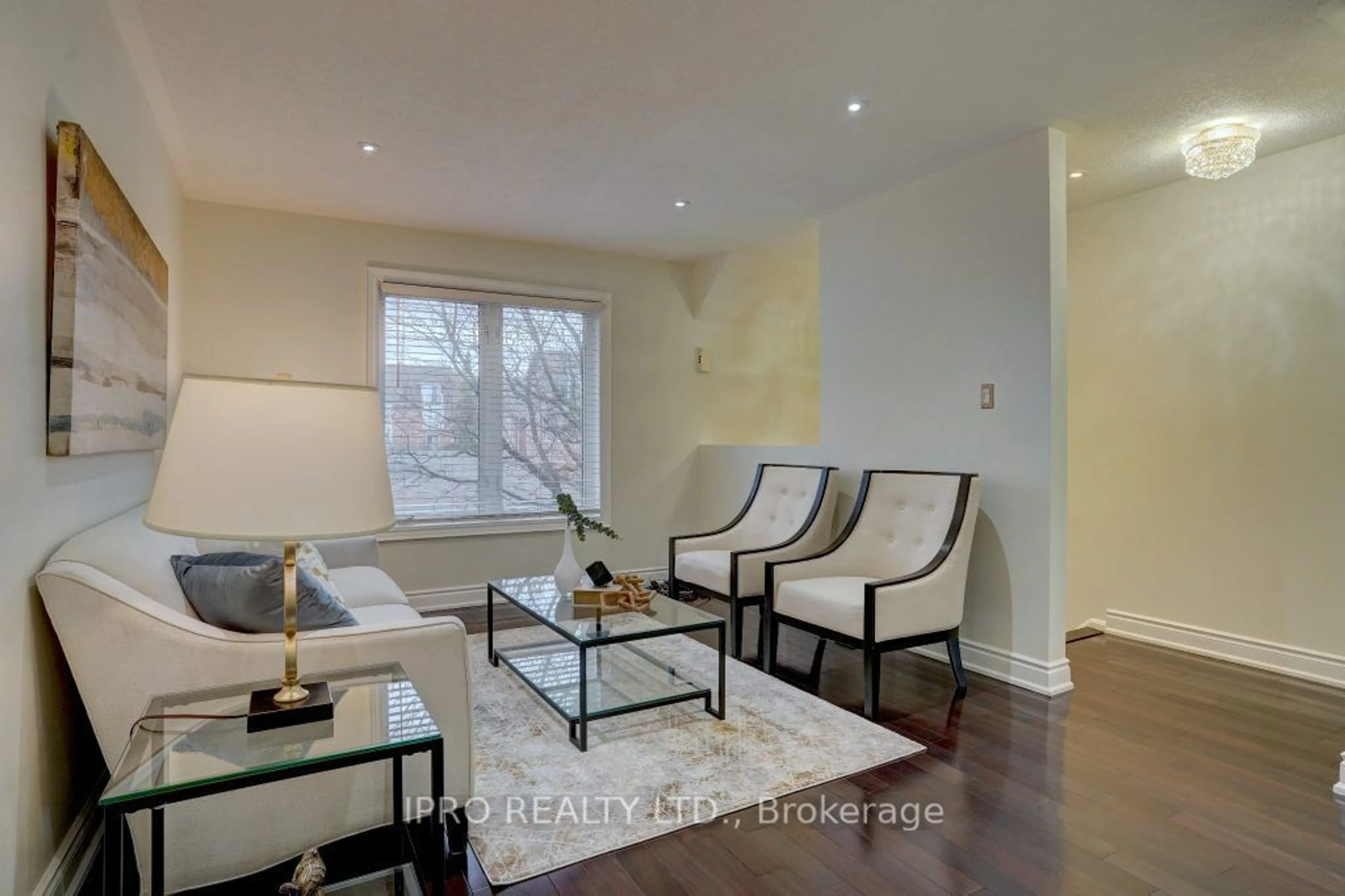 Living room, wood floors for 16 B Leaside Park Dr #47, Toronto Ontario M4H 1R2