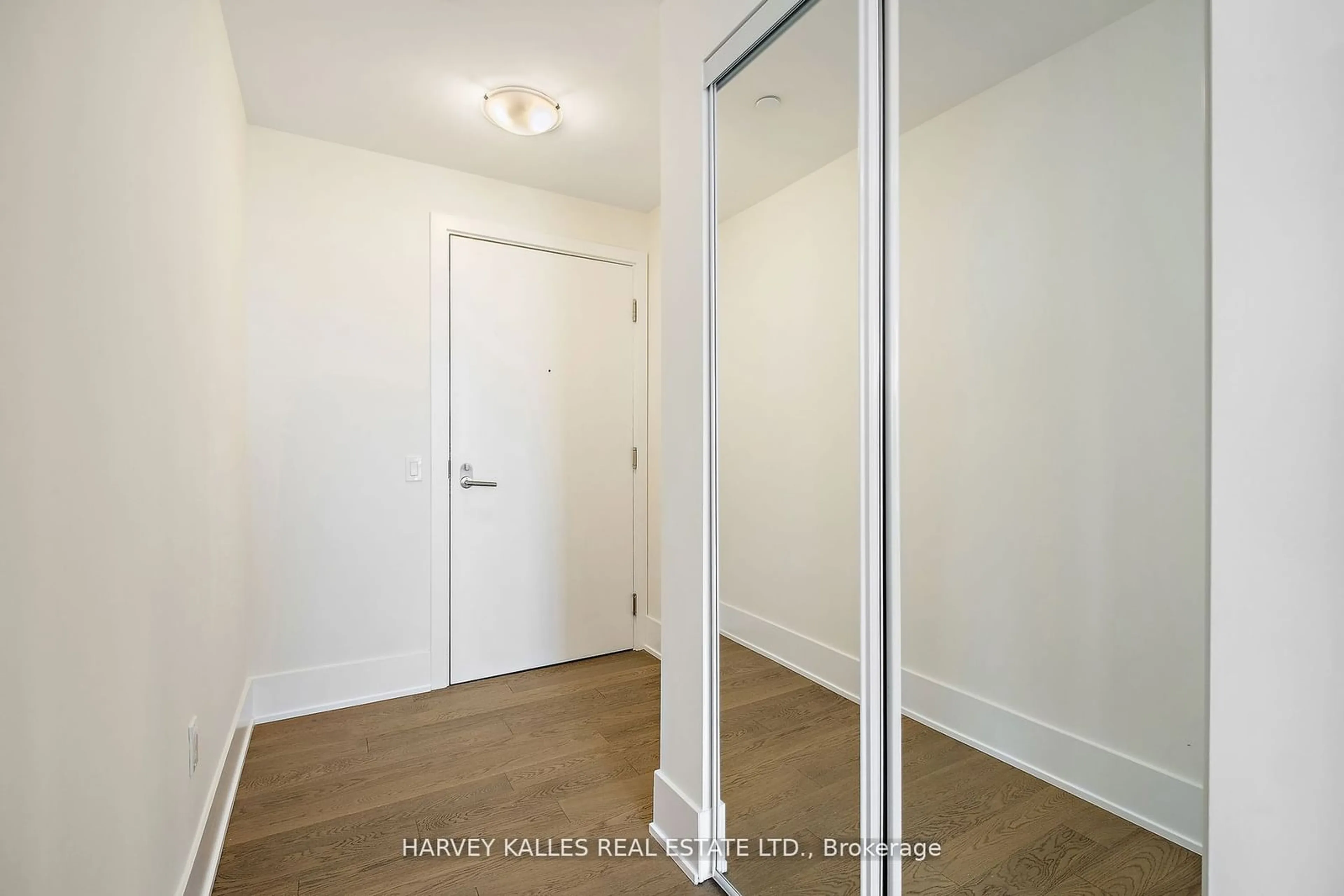 Indoor entryway, wood floors for 28 Freeland St #6005, Toronto Ontario M5E 0E3