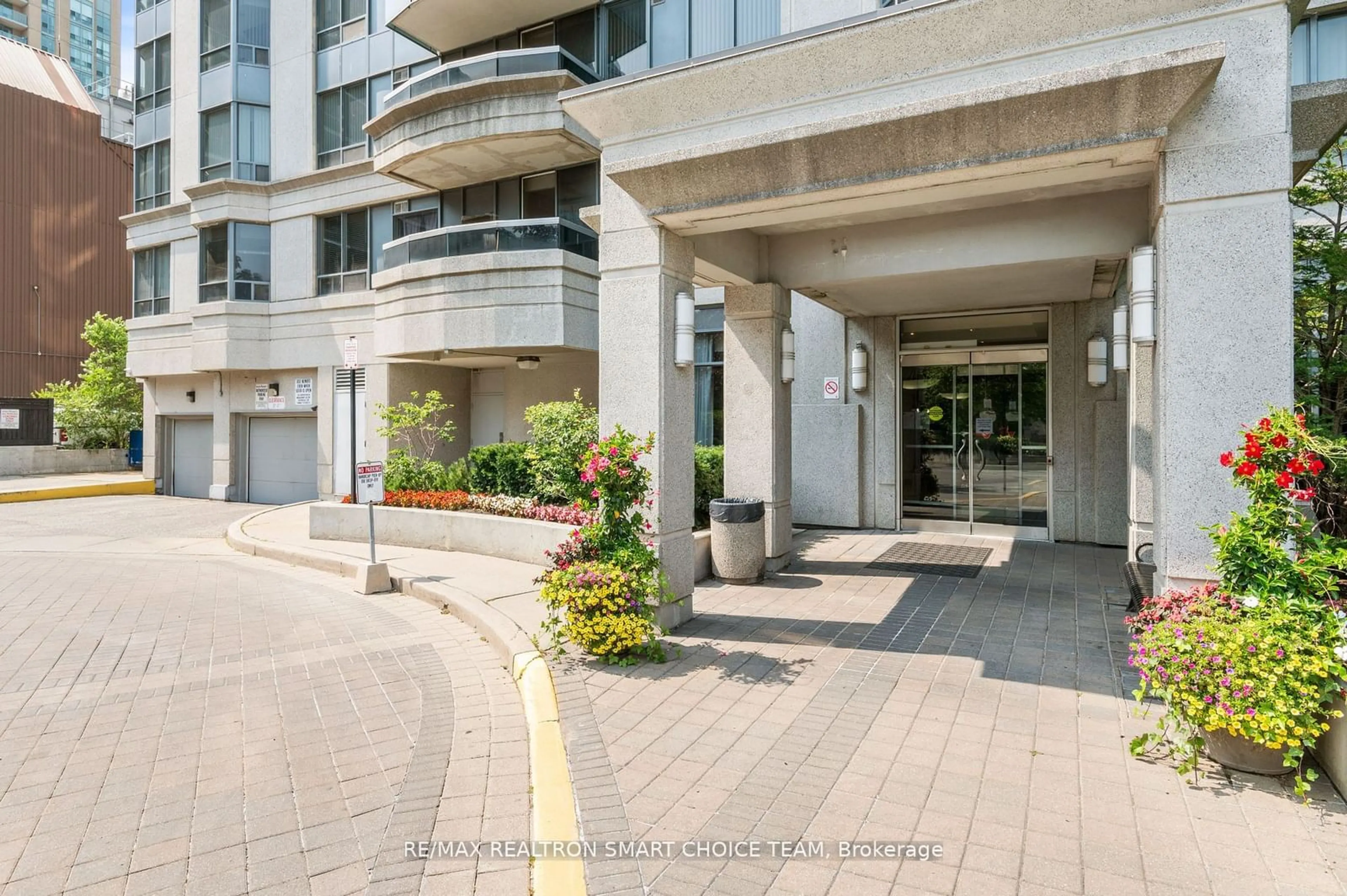 A pic from exterior of the house or condo, the street view for 35 Finch Ave #306, Toronto Ontario M2N 6Z8