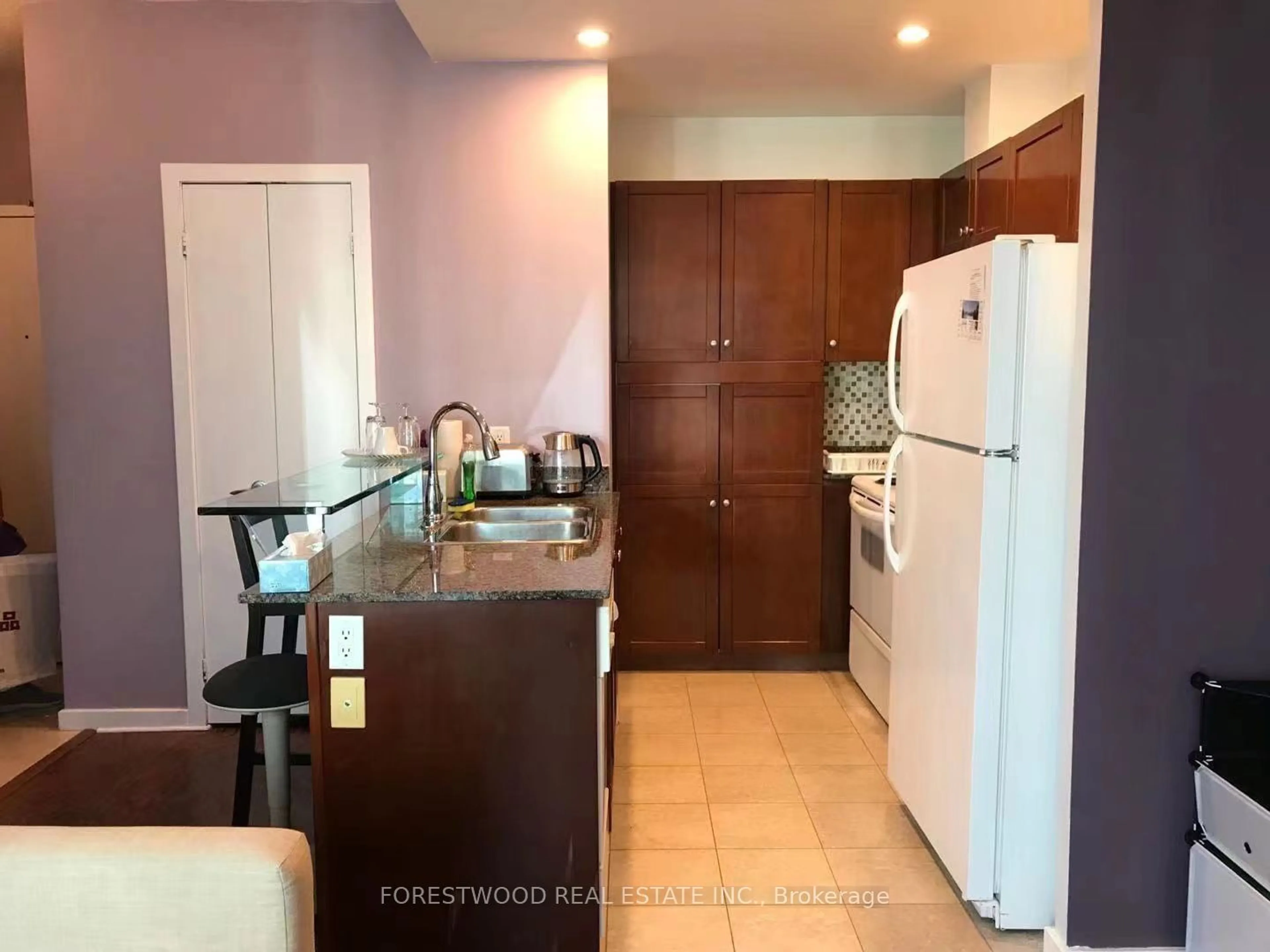 Standard kitchen, wood floors for 208 Queens Quay Way #2201, Toronto Ontario M5J 2Y5