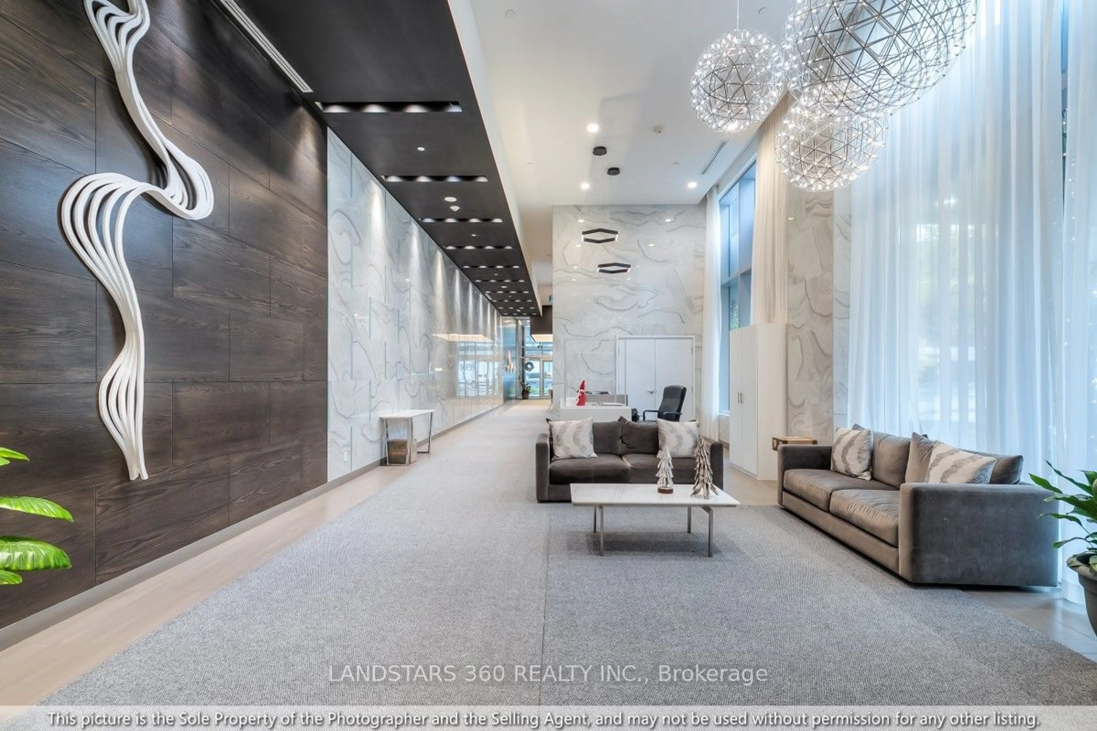 Indoor lobby, ceramic floors for 5180 Yonge St #1109, Toronto Ontario M2N 0K5