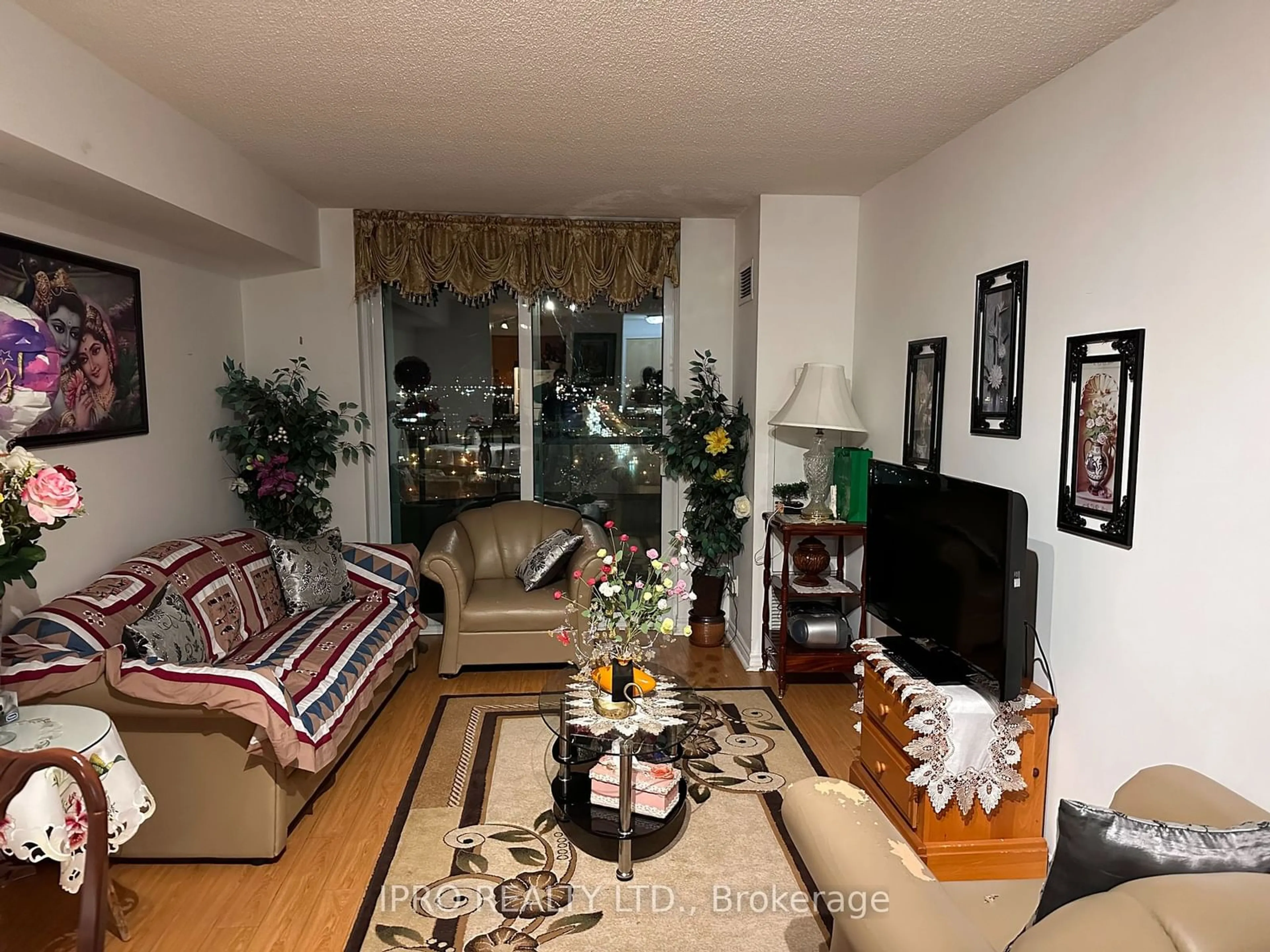 Living room with furniture, unknown for 61 Town Centre Crt #1707, Toronto Ontario N1T 5C5