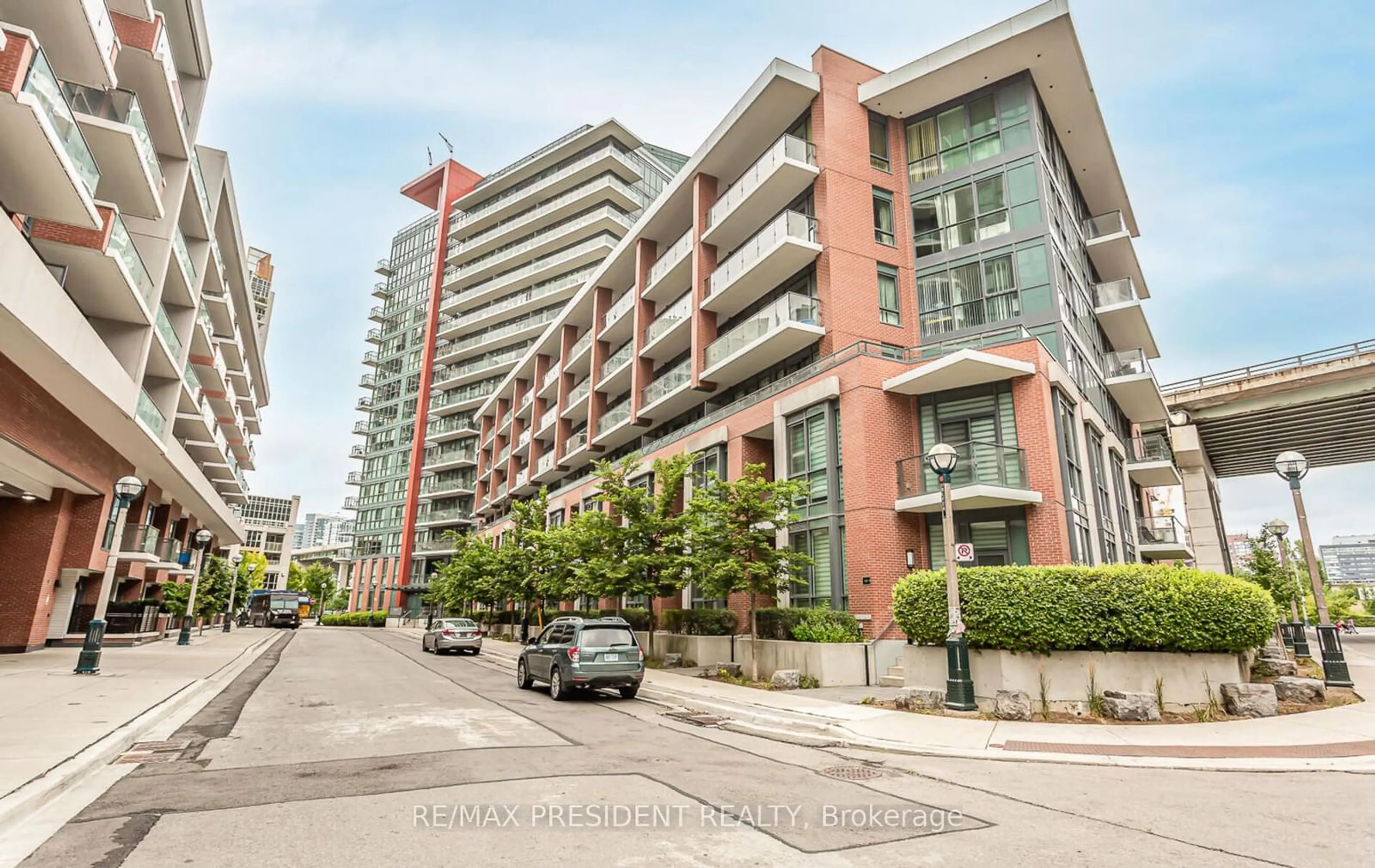 A pic from exterior of the house or condo, the street view for 50 Bruyeres Mews #901, Toronto Ontario M5V 0H8