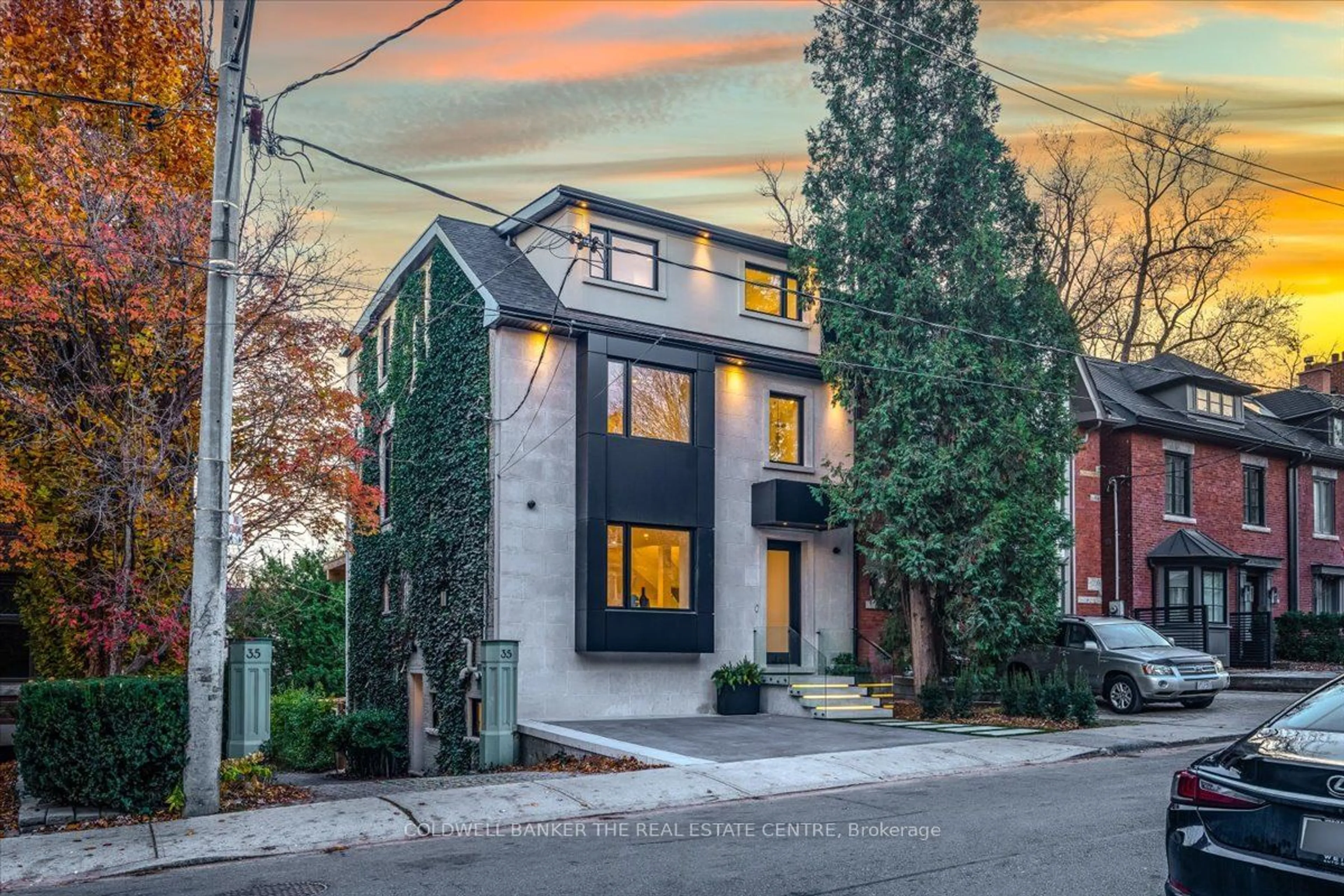 A pic from exterior of the house or condo, the street view for 37 Woodlawn Ave, Toronto Ontario M4V 1G6