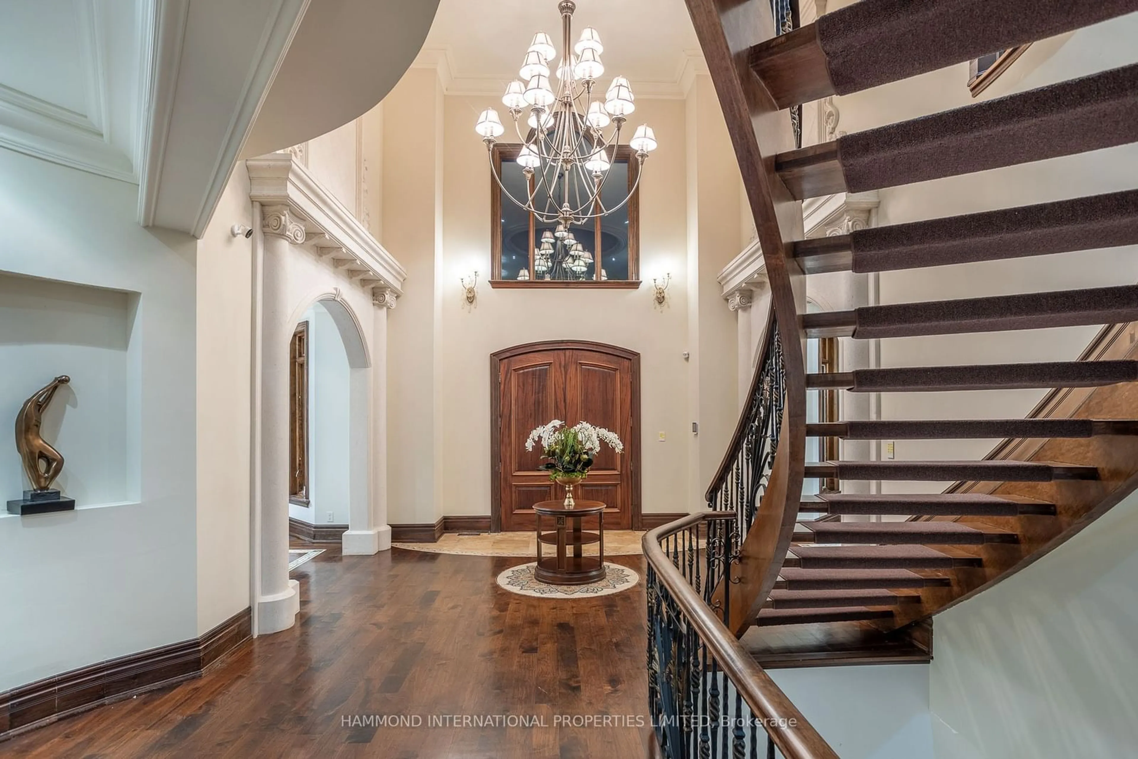 Indoor foyer, wood floors for 24 York Valley Cres, Toronto Ontario M2P 1A7