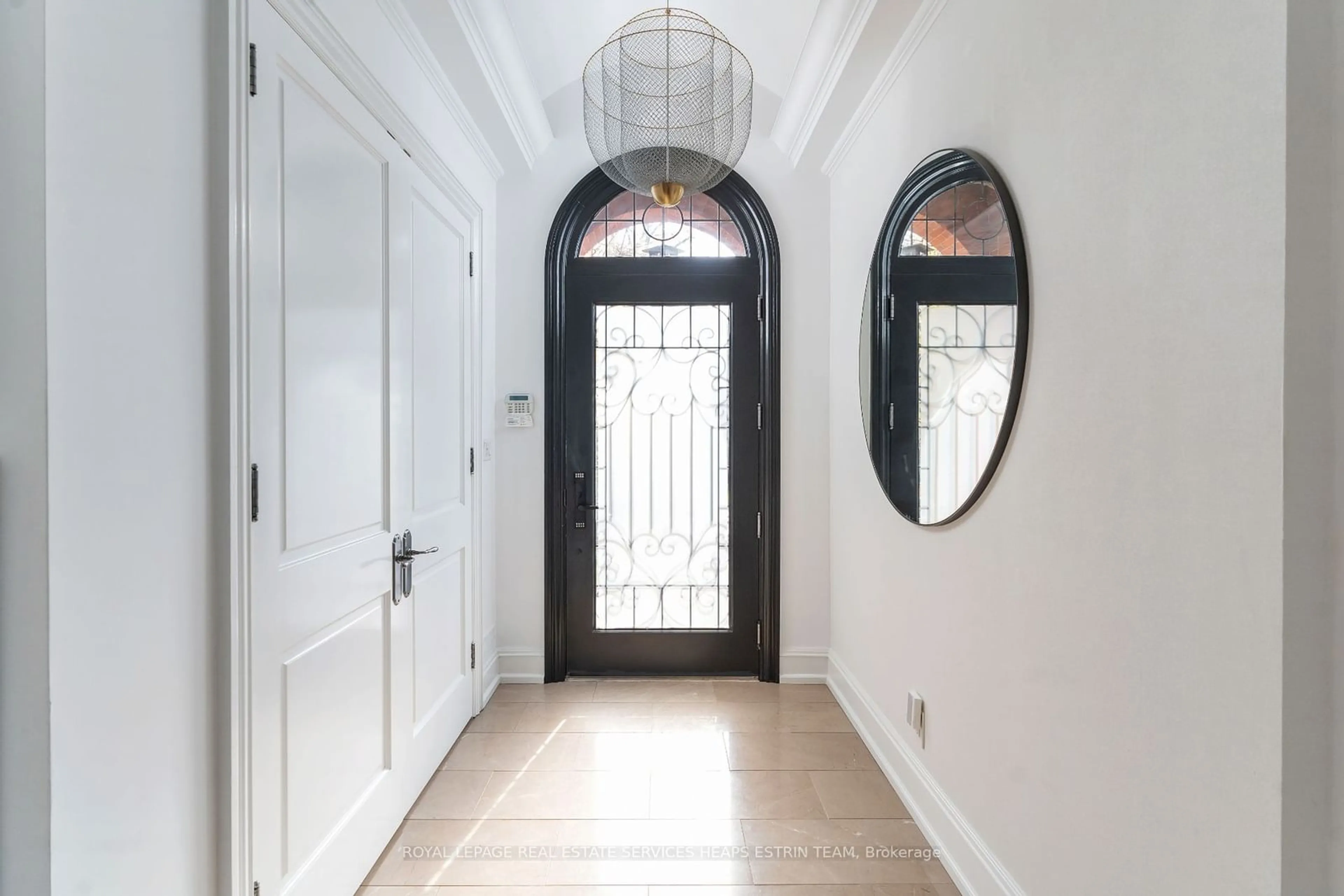 Indoor entryway, wood floors for 88 Binscarth Rd, Toronto Ontario M4W 1Y4