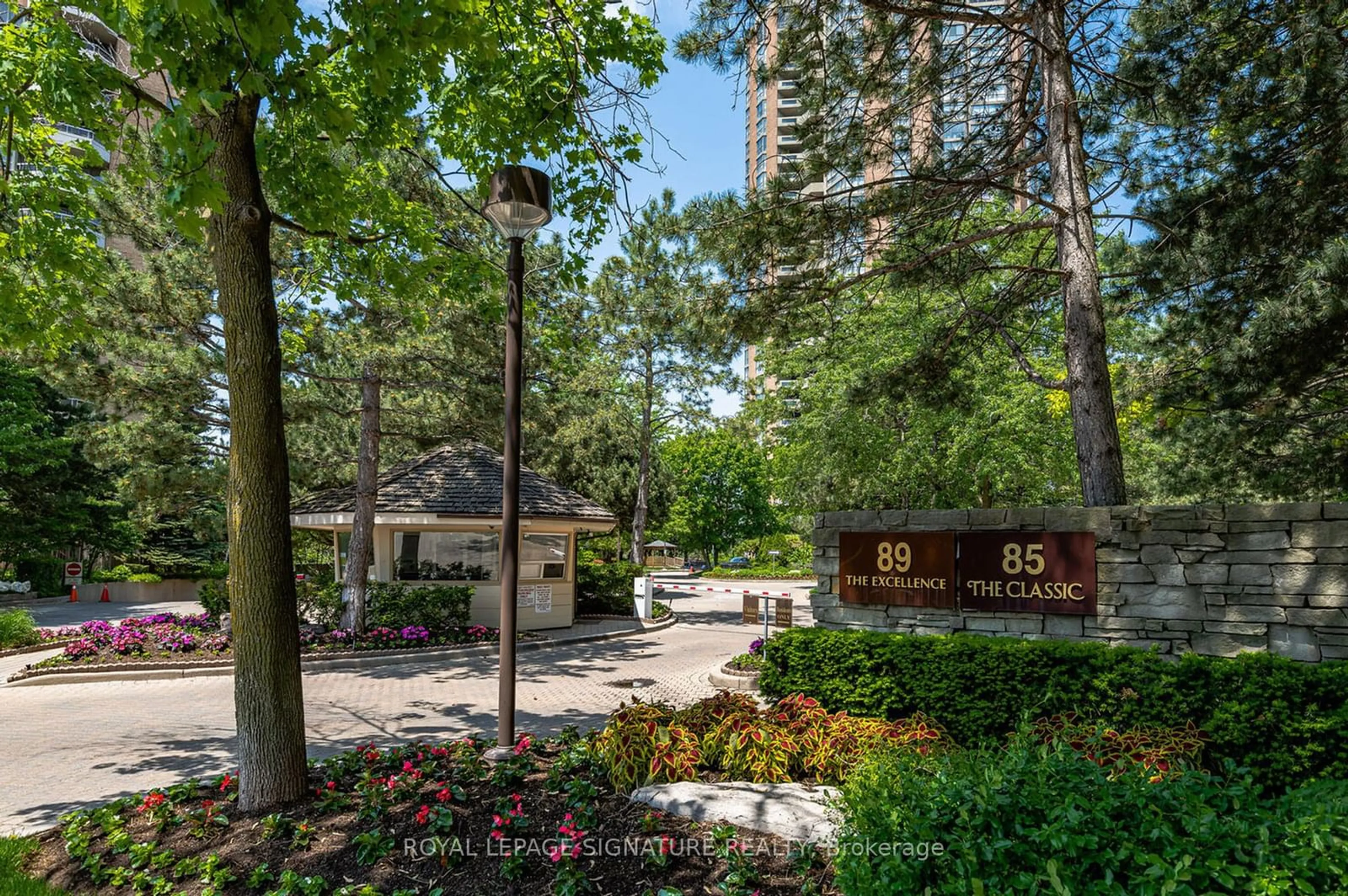 A pic from exterior of the house or condo, the street view for 85 Skymark Dr #303, Toronto Ontario M2H 3P2