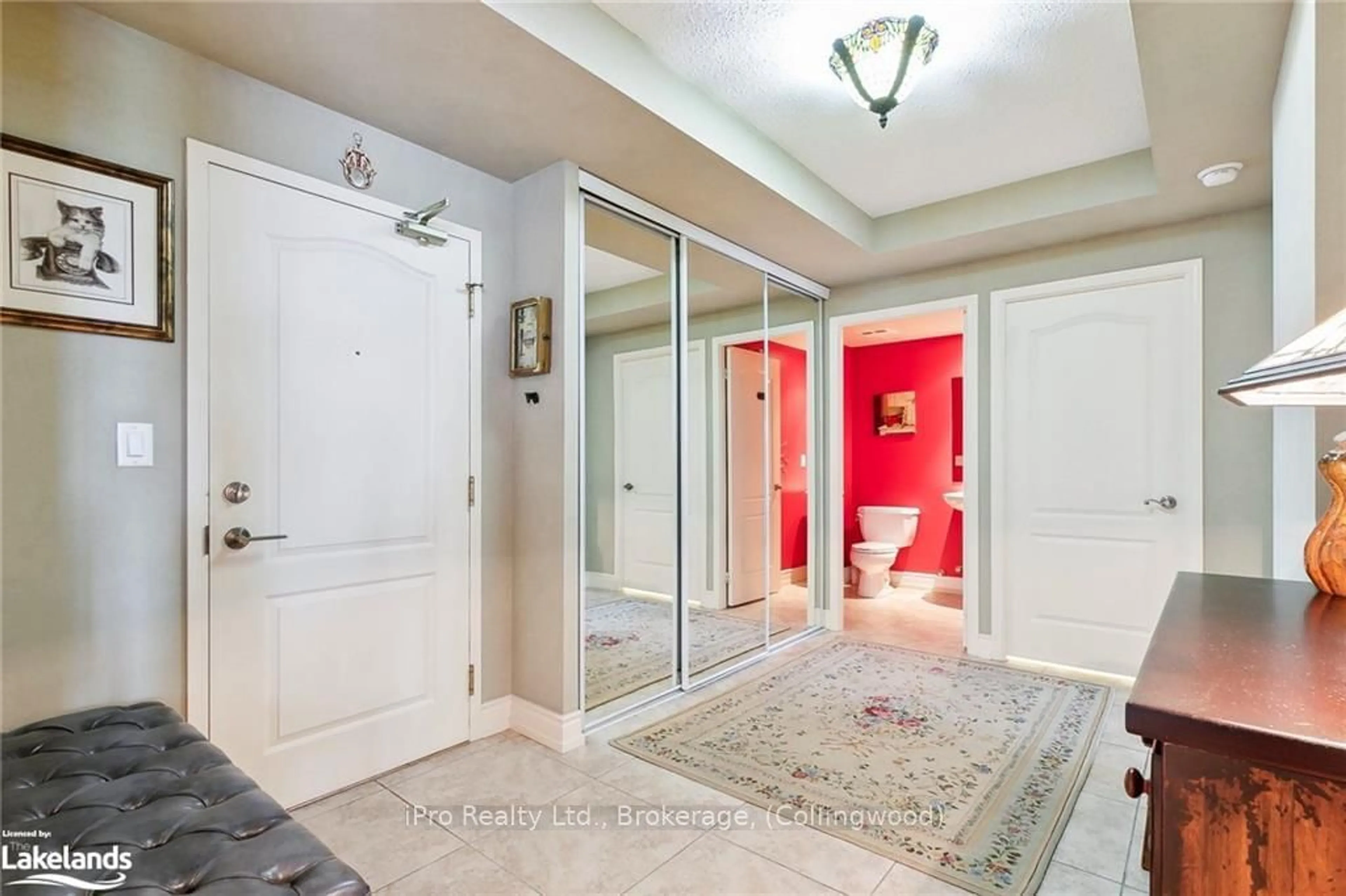 Indoor entryway, ceramic floors for 20 COLLIER St #502, Toronto Ontario M4W 3Y4