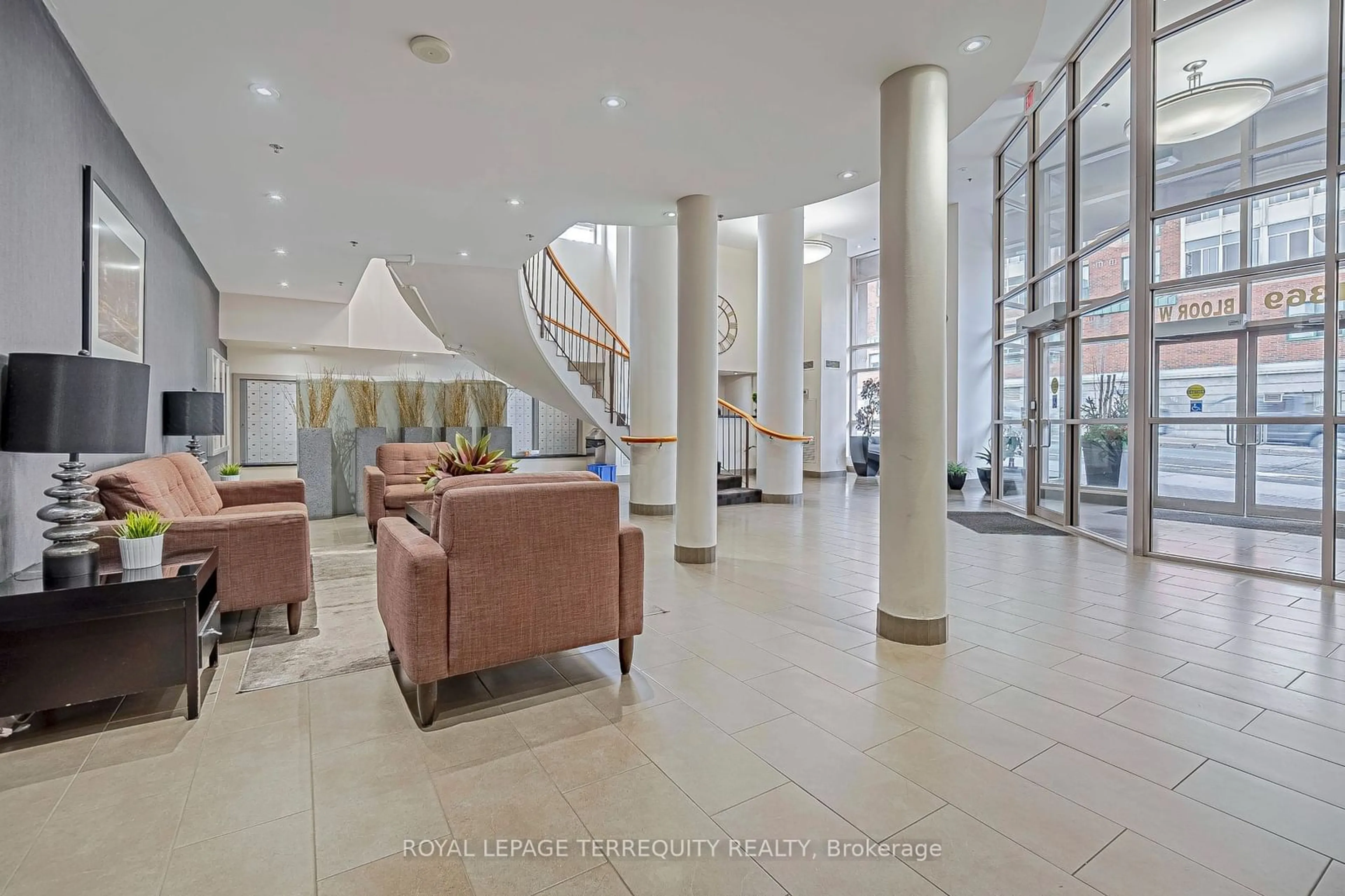 Indoor lobby, ceramic floors for 1369 Bloor St #1214, Toronto Ontario M6P 4J4