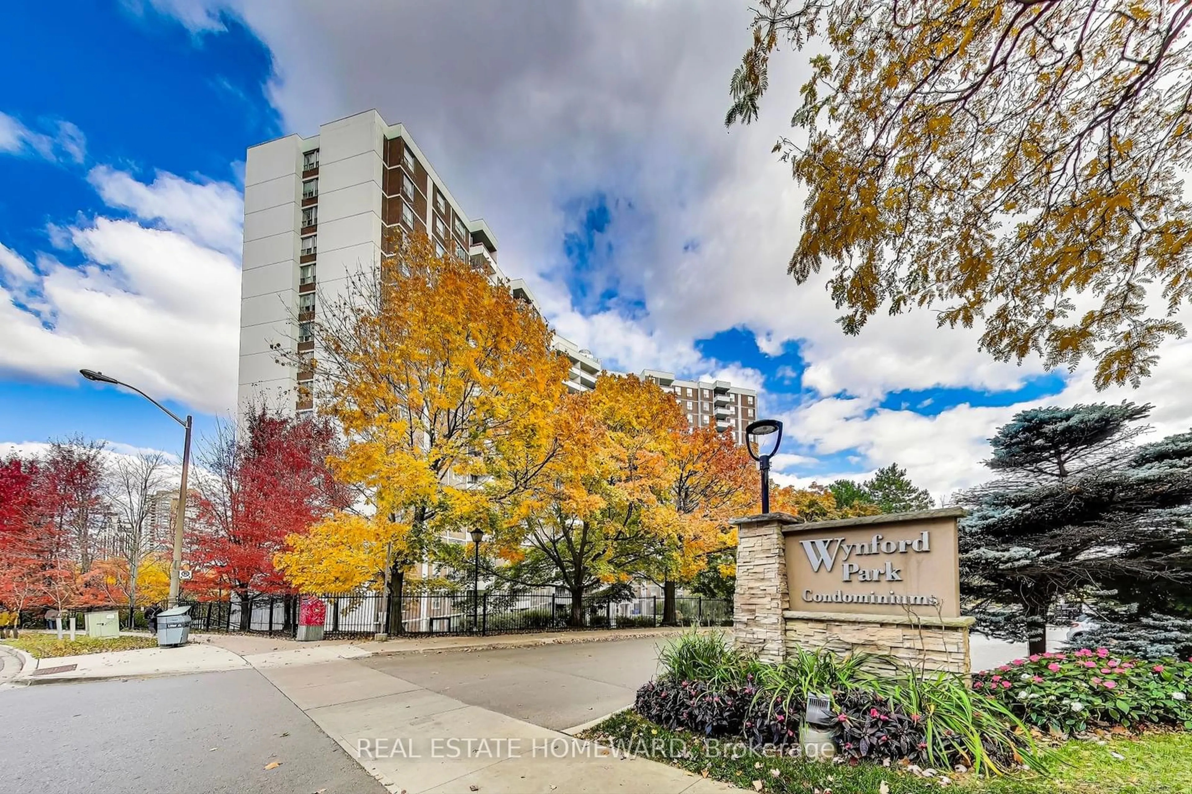 A pic from exterior of the house or condo, the street view for 10 Edgecliff Gfwy #1917, Toronto Ontario M3C 3A3