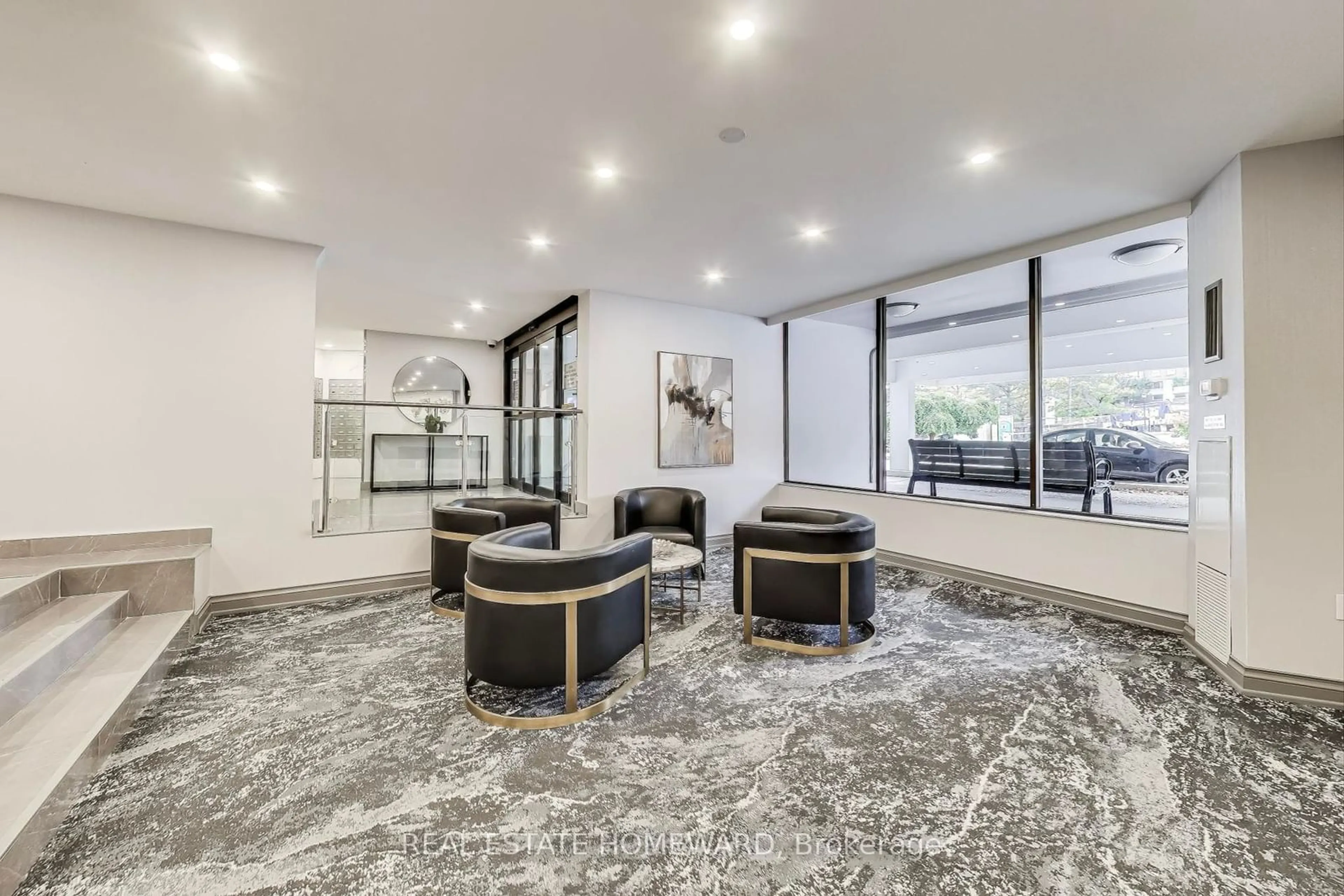 Indoor lobby, carpet floors for 10 Edgecliff Gfwy #1917, Toronto Ontario M3C 3A3