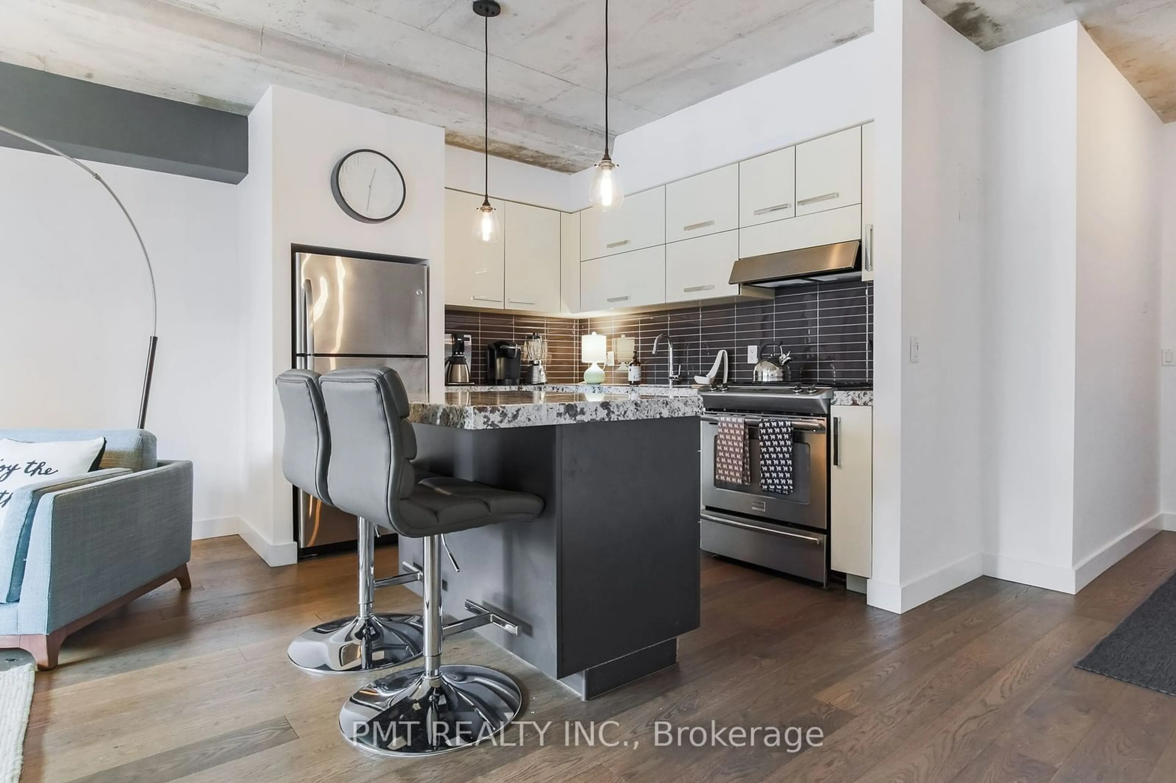 Open concept kitchen for 55 Stewart St #503, Toronto Ontario M5V 2V1