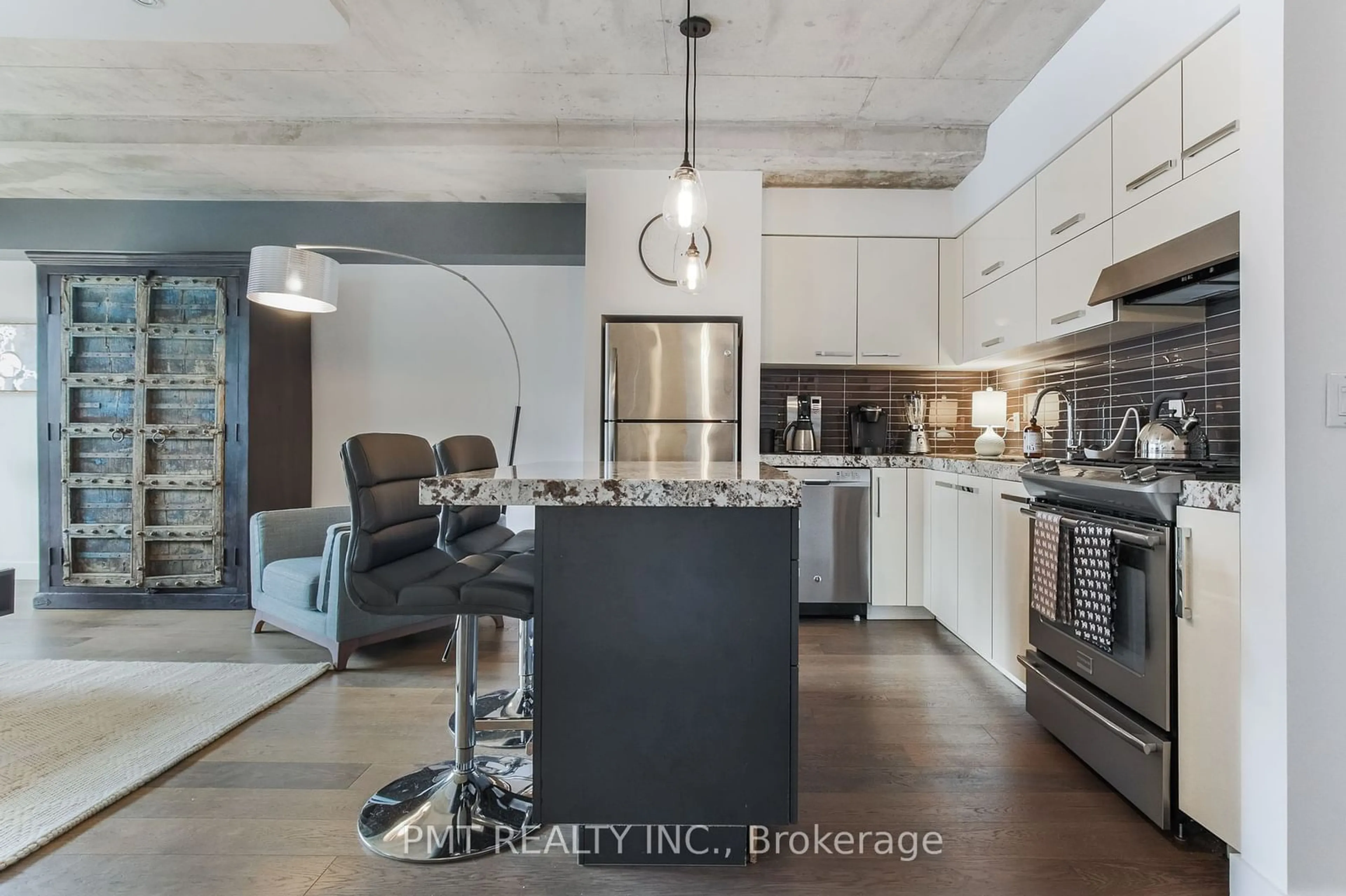 Open concept kitchen for 55 Stewart St #503, Toronto Ontario M5V 2V1