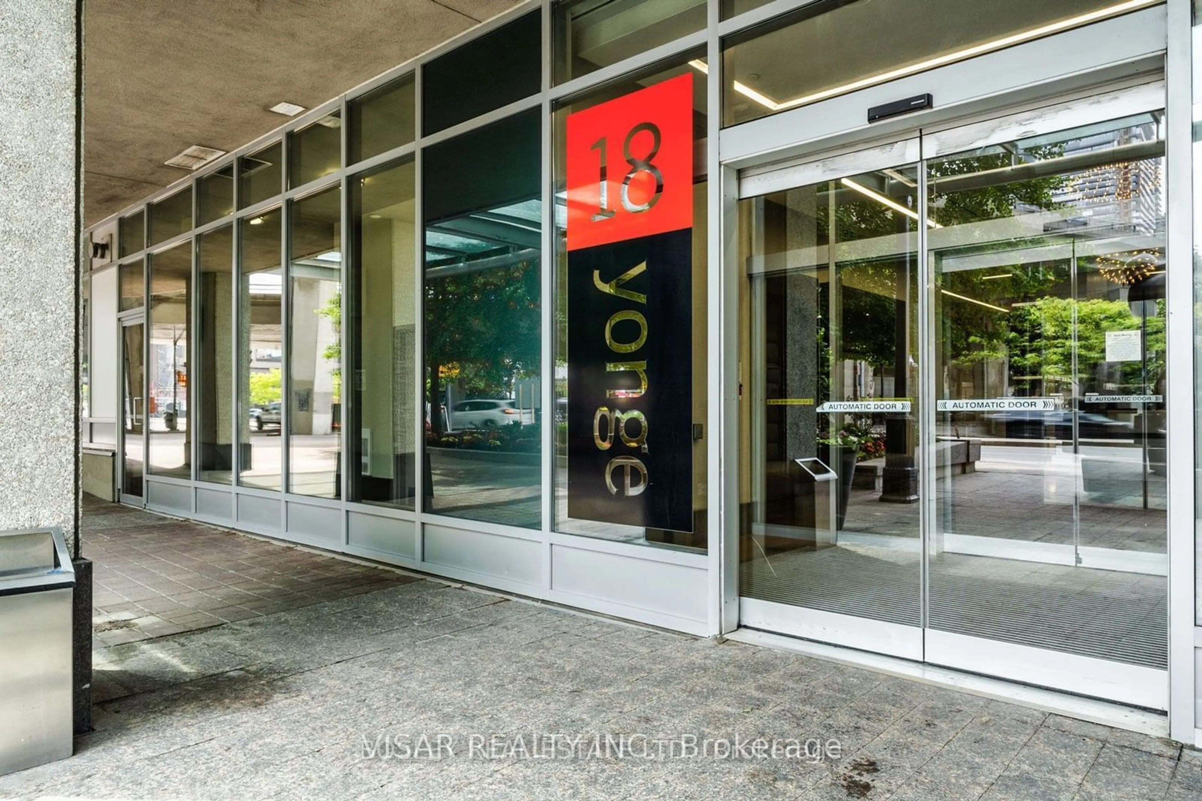 Indoor foyer, ceramic floors for 18 Yonge St #603, Toronto Ontario M5E 1Z8