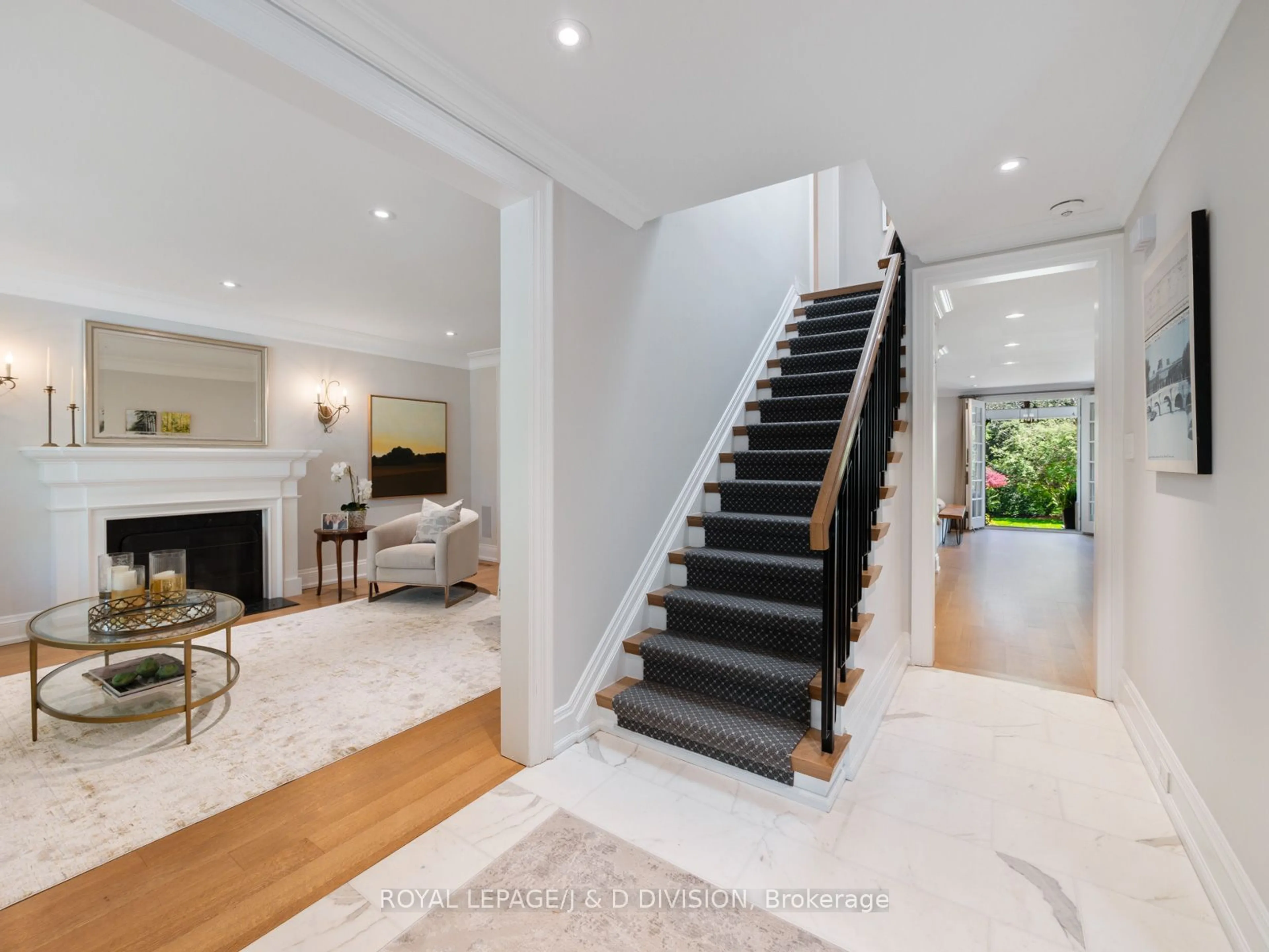 Indoor foyer, wood floors for 149 Dinnick Cres, Toronto Ontario M4N 1M2