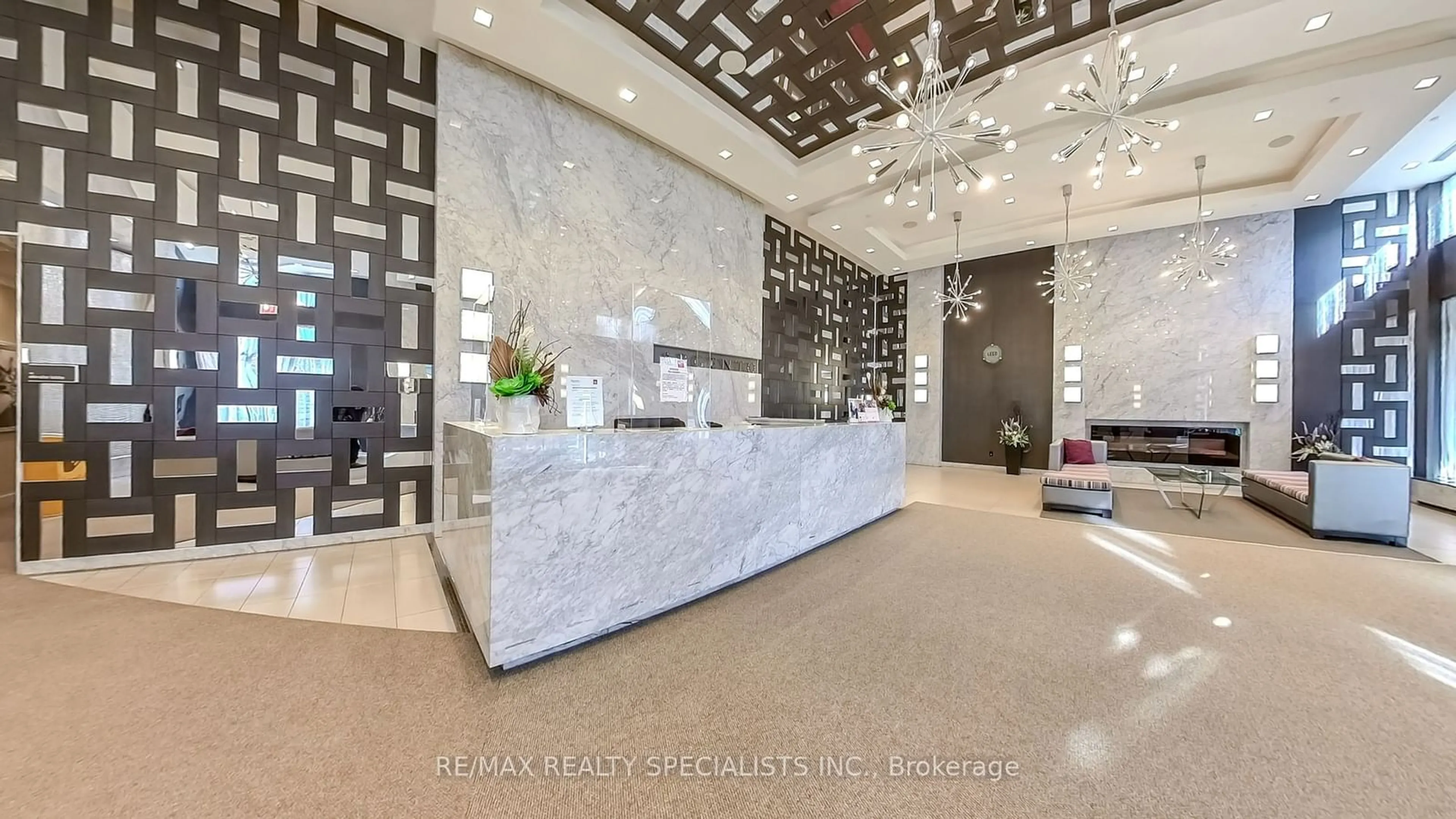 Indoor lobby, ceramic floors for 18 Graydon Hall Dr #708, Toronto Ontario M3A 2Z9