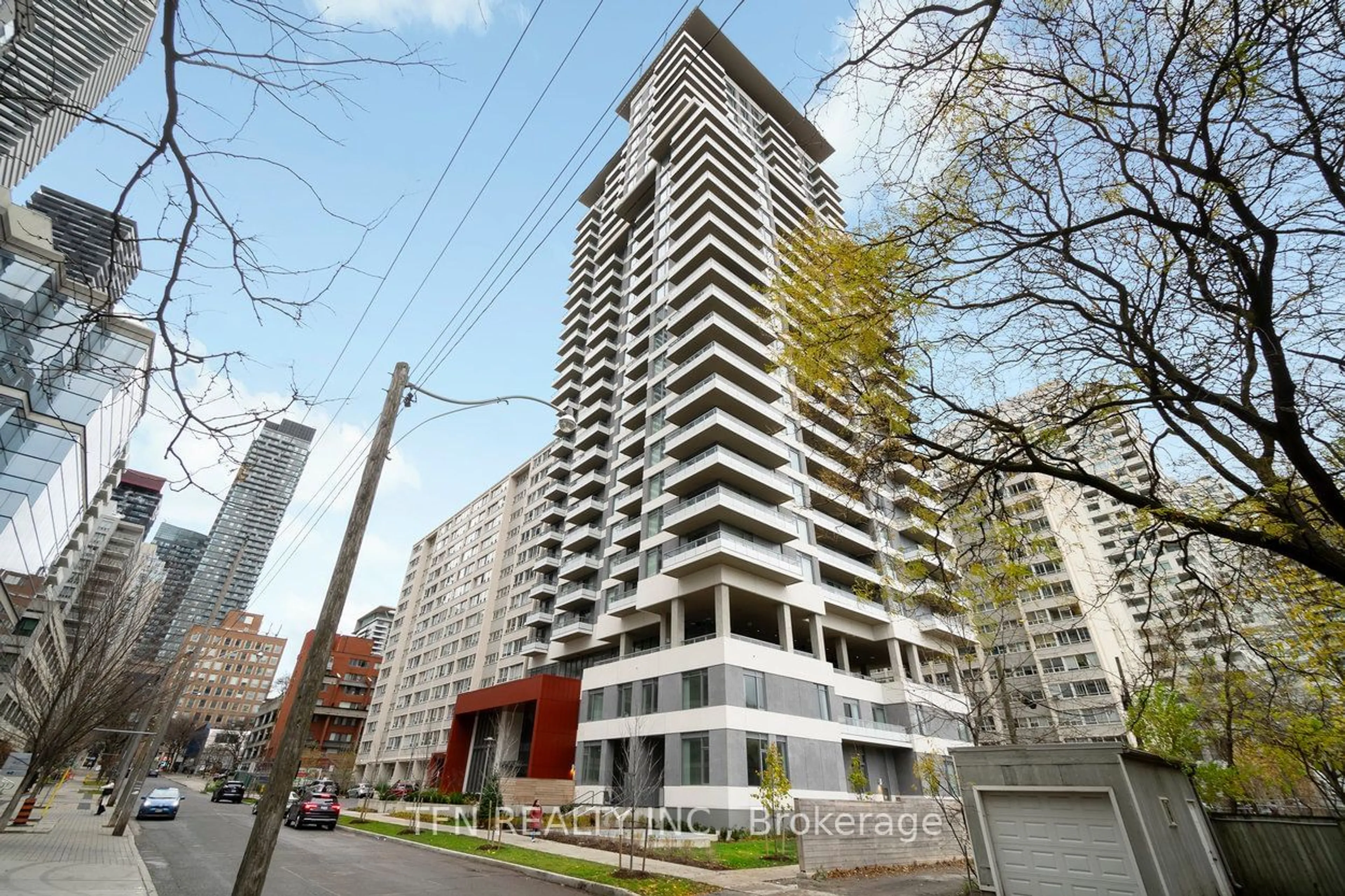 A pic from exterior of the house or condo, the front or back of building for 25 Holly St #708, Toronto Ontario M4S 0E3