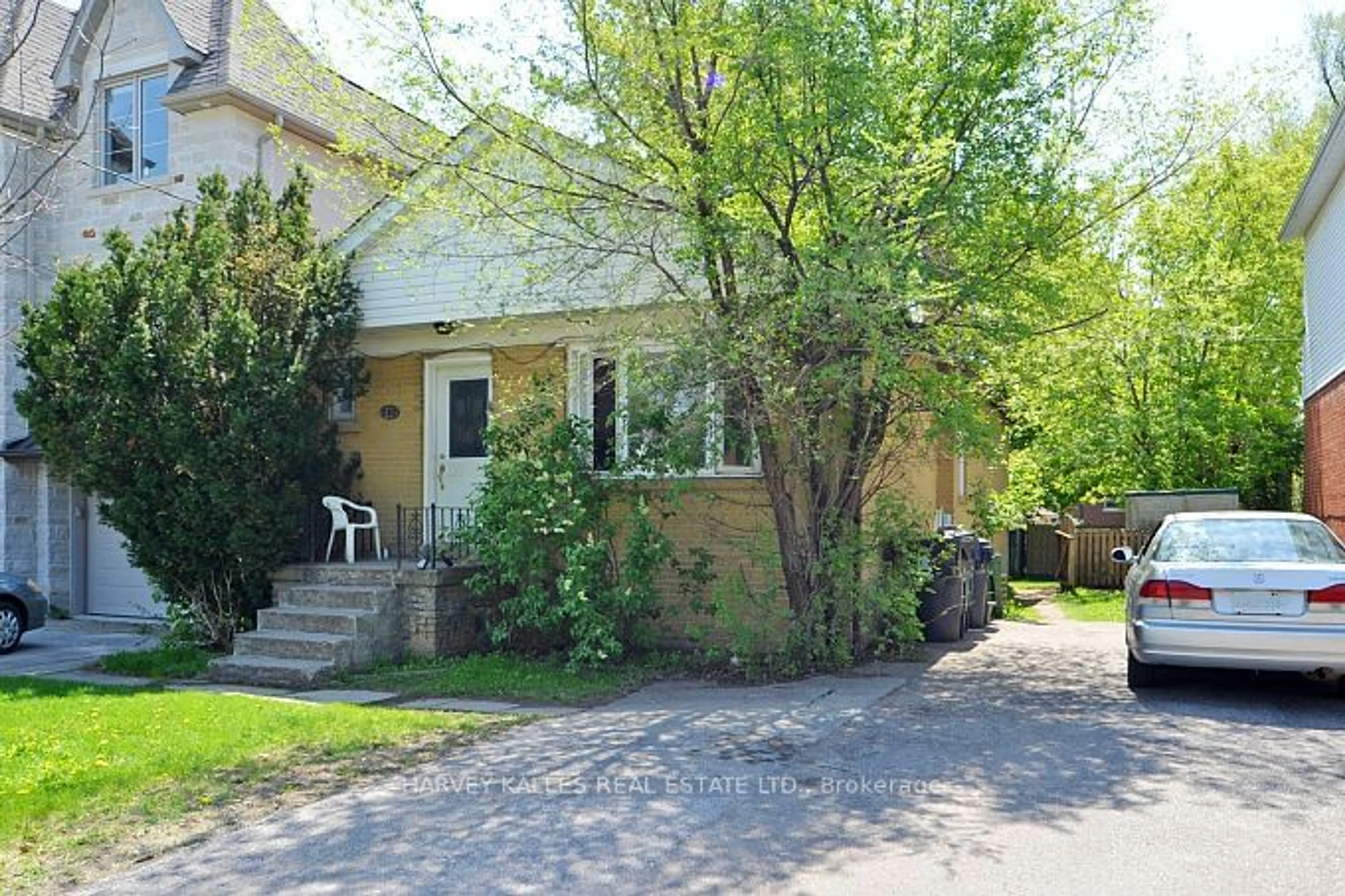 A pic from exterior of the house or condo, cottage for 243 Johnston Ave, Toronto Ontario M2N 1H5