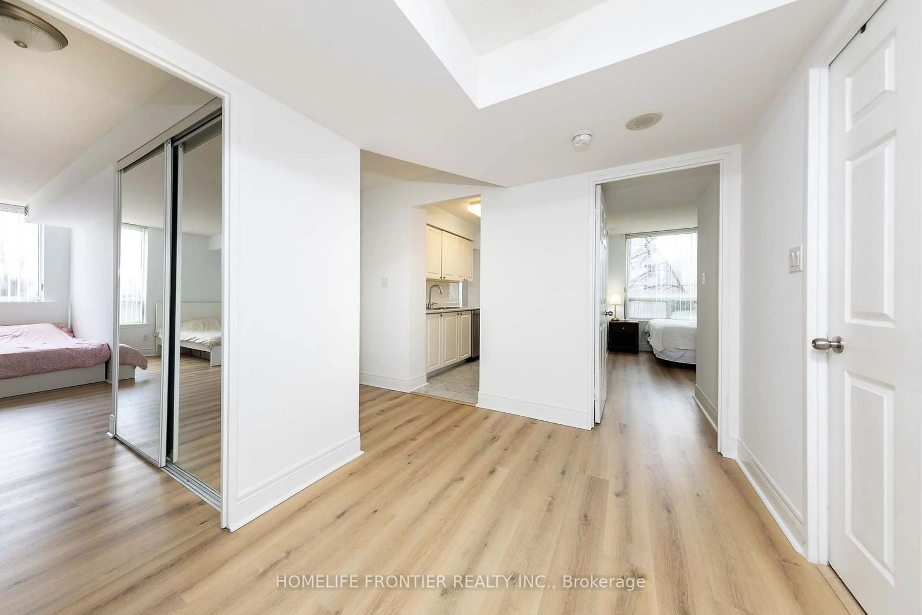 Other indoor space, wood floors for 18 Hillcrest Ave #305, Toronto Ontario M2N 6T5