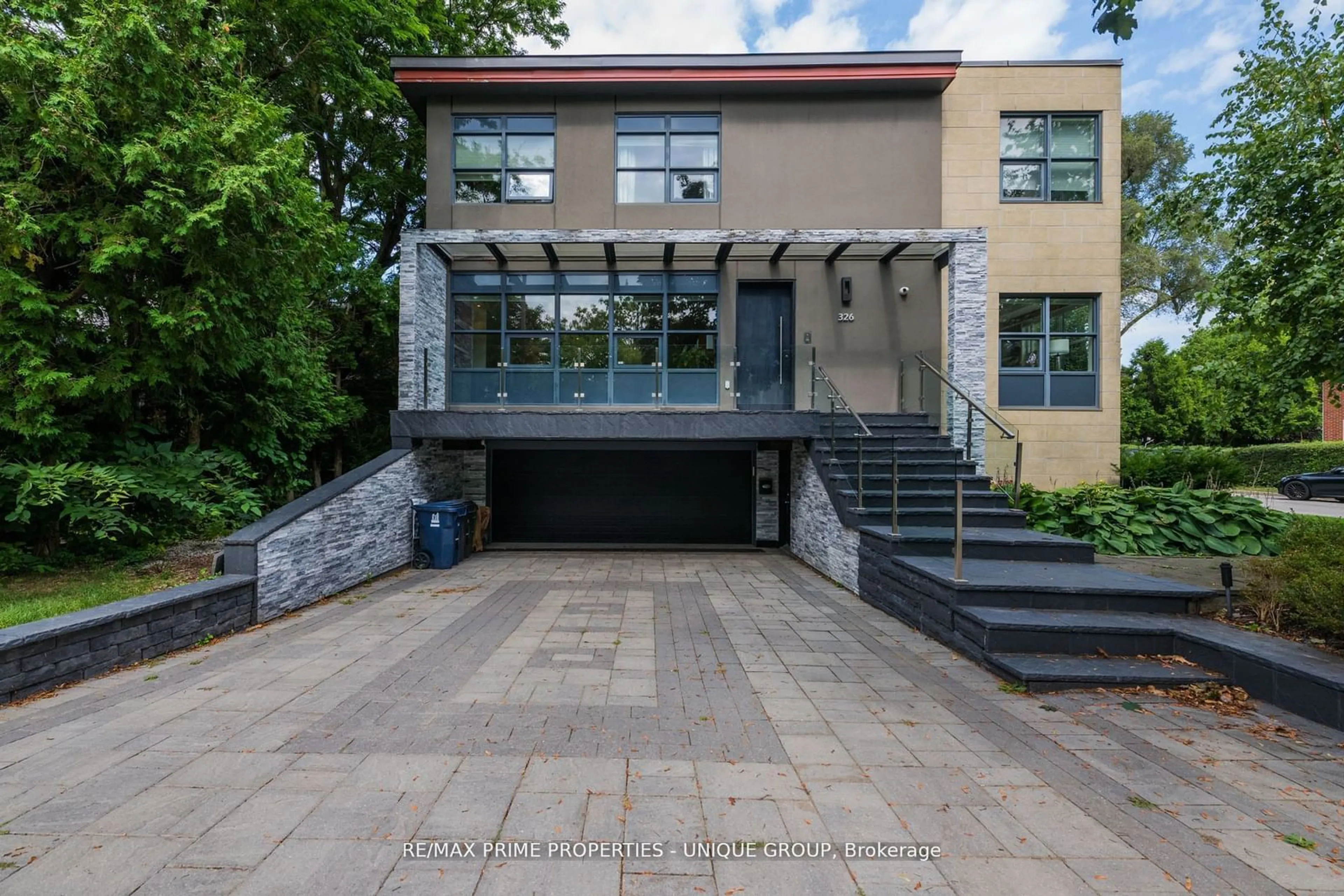 Frontside or backside of a home, the front or back of building for 326 Joicey Blvd, Toronto Ontario M5M 2W1