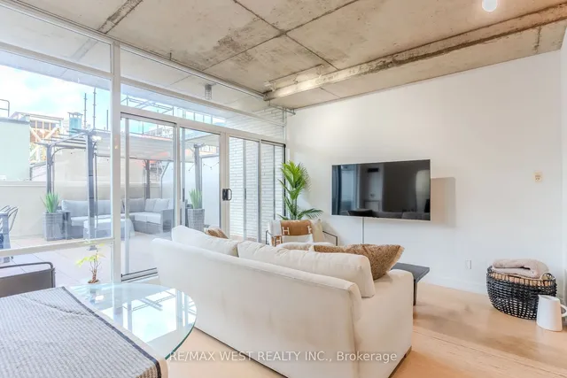 Additional property image - 66 Portland St Unit 212
