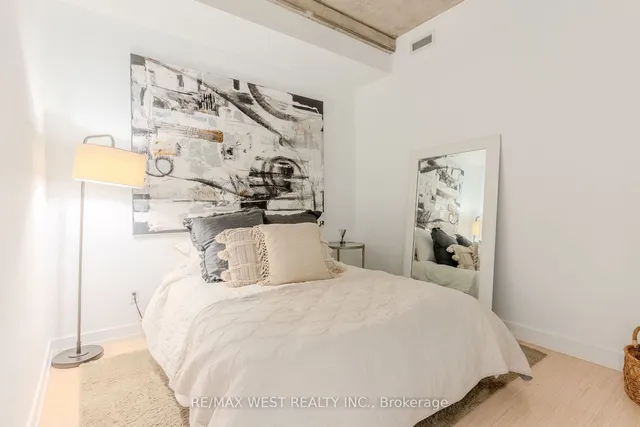 Additional property image - 66 Portland St Unit 212