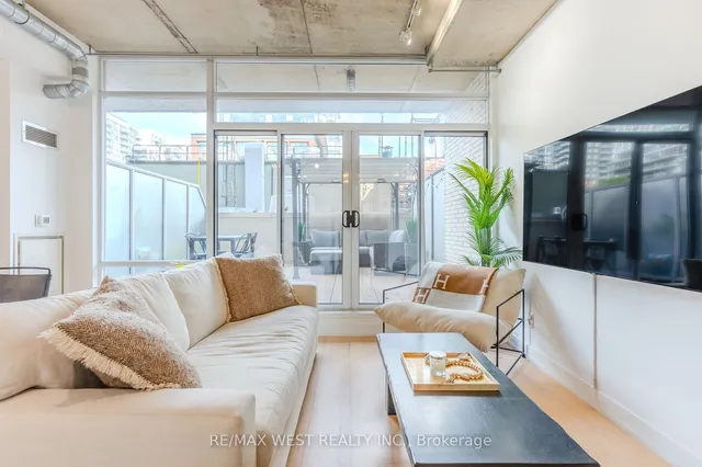 Additional property image - 66 Portland St Unit 212