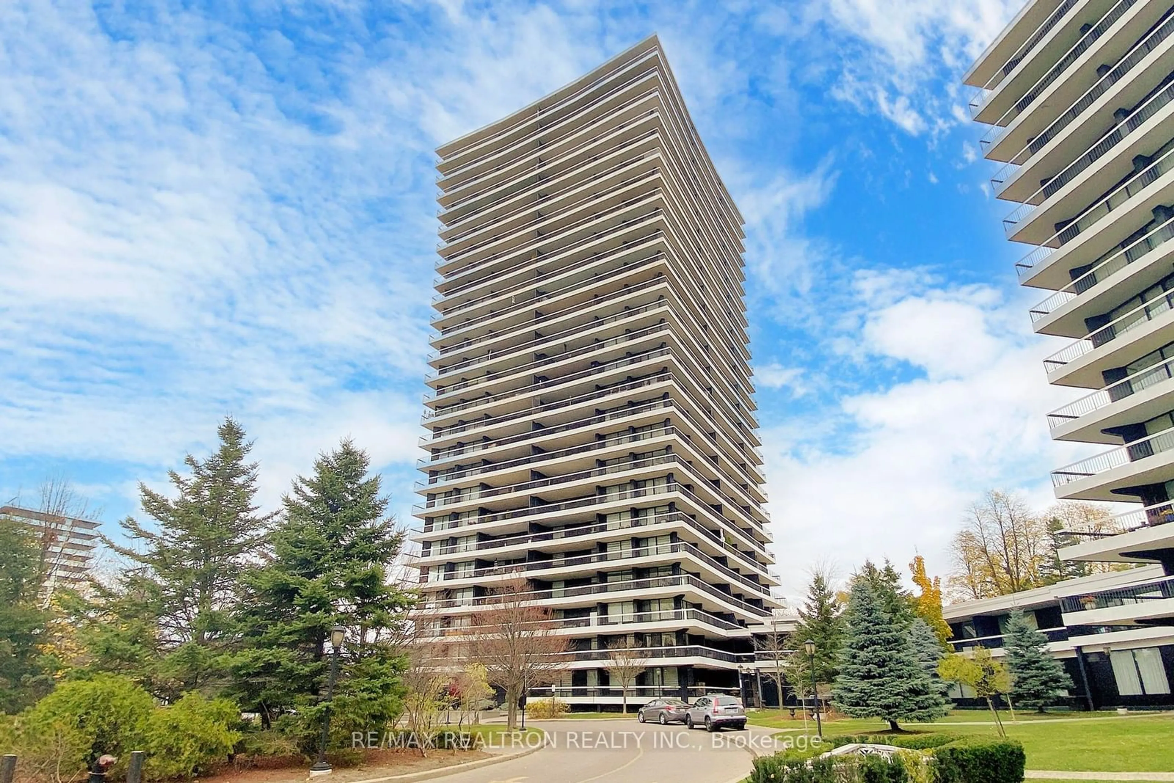 A pic from exterior of the house or condo, the front or back of building for 135 Antibes Dr #1706, Toronto Ontario M2R 2Z1