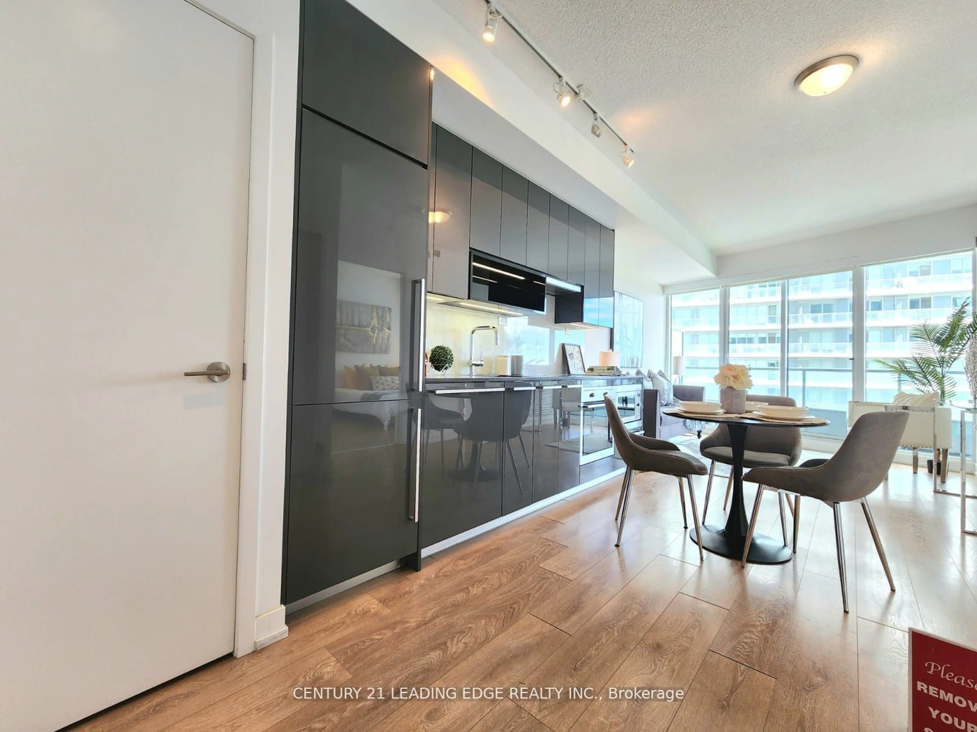 Open concept kitchen for 115 Mcmahon Dr #1806, Toronto Ontario M2K 0E3