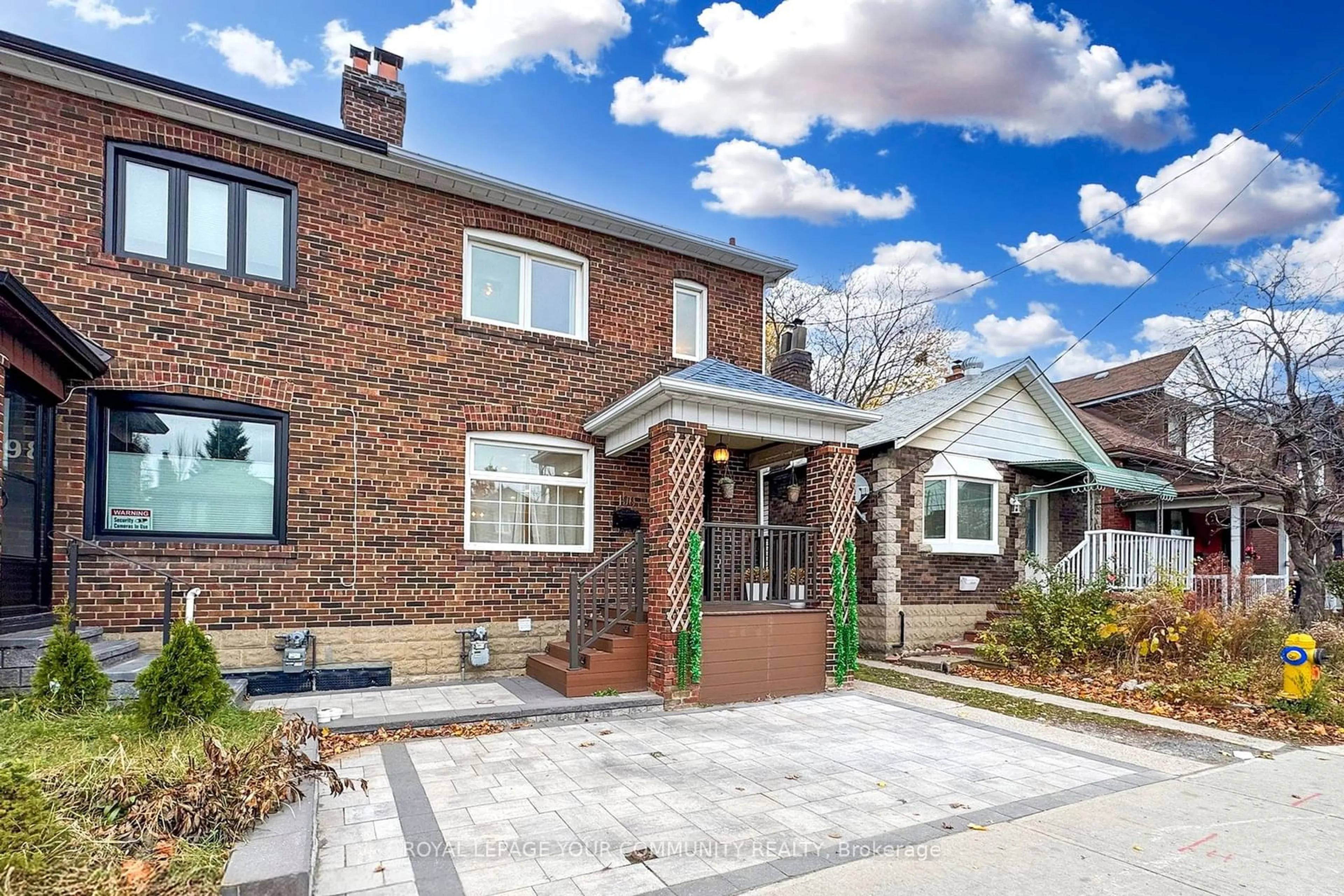 Home with brick exterior material for 196 Lawrence Ave, Toronto Ontario M5M 1A8