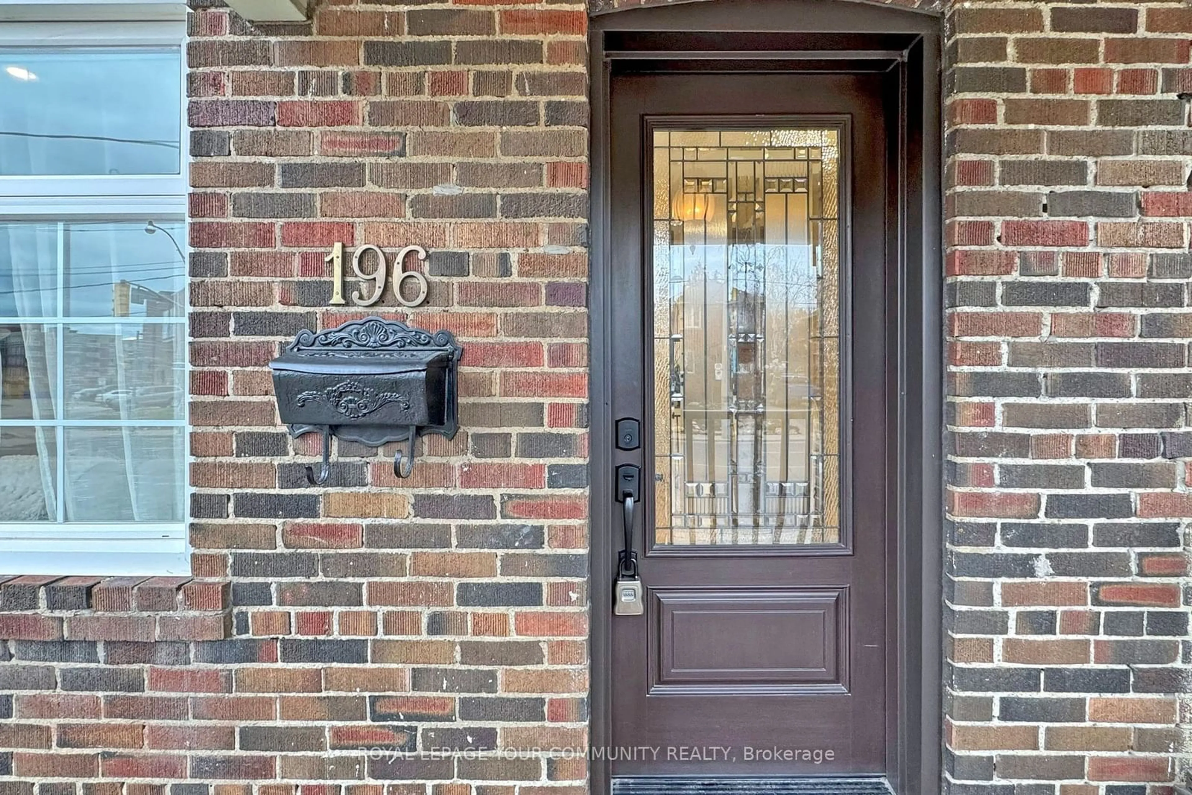 Indoor entryway, wood floors for 196 Lawrence Ave, Toronto Ontario M5M 1A8