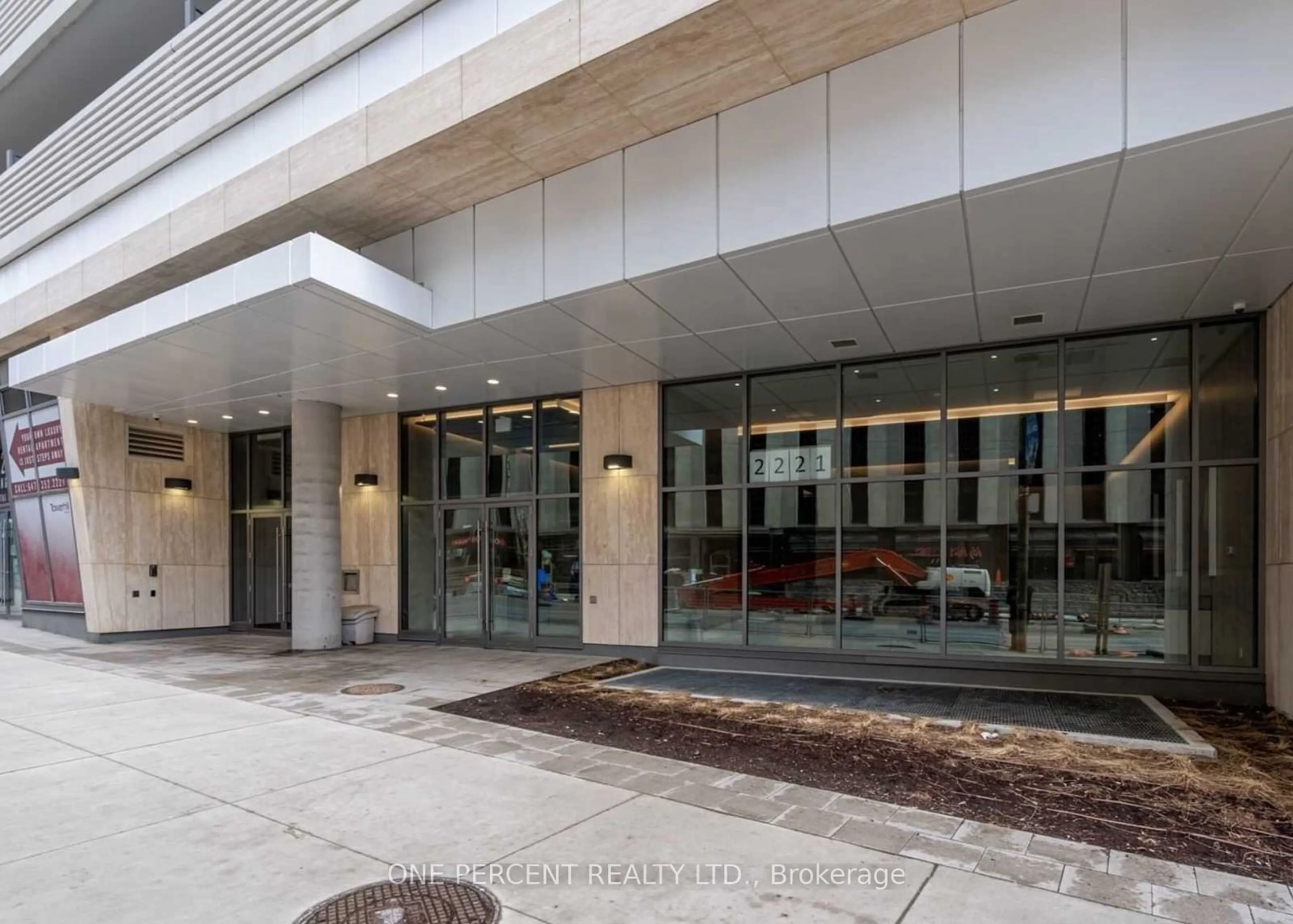 Indoor foyer for 2221 Yonge St #3711, Toronto Ontario M4S 0B8